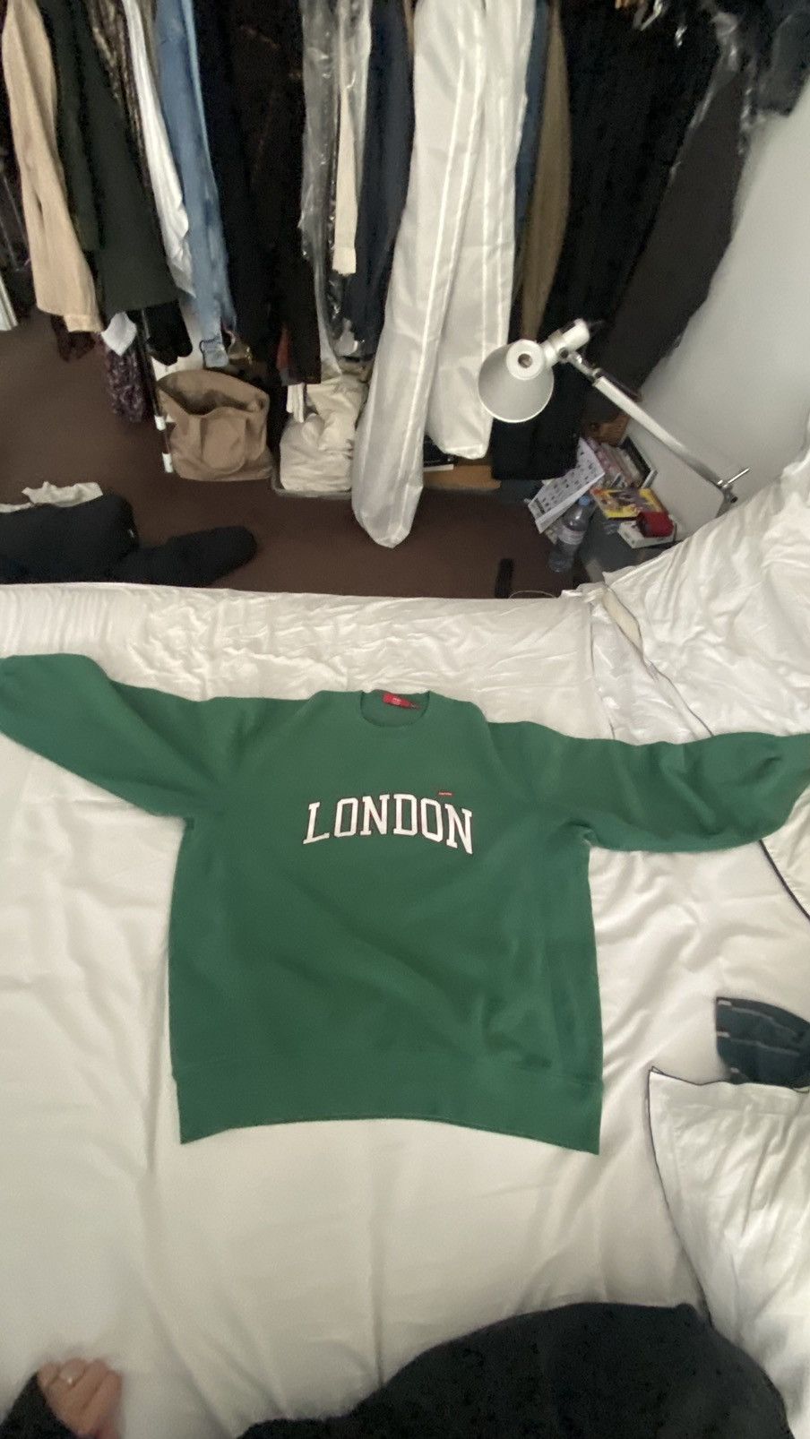 Supreme Supreme london shop small box green Size US L / EU 52-54 / 3 - 1 Thumbnail