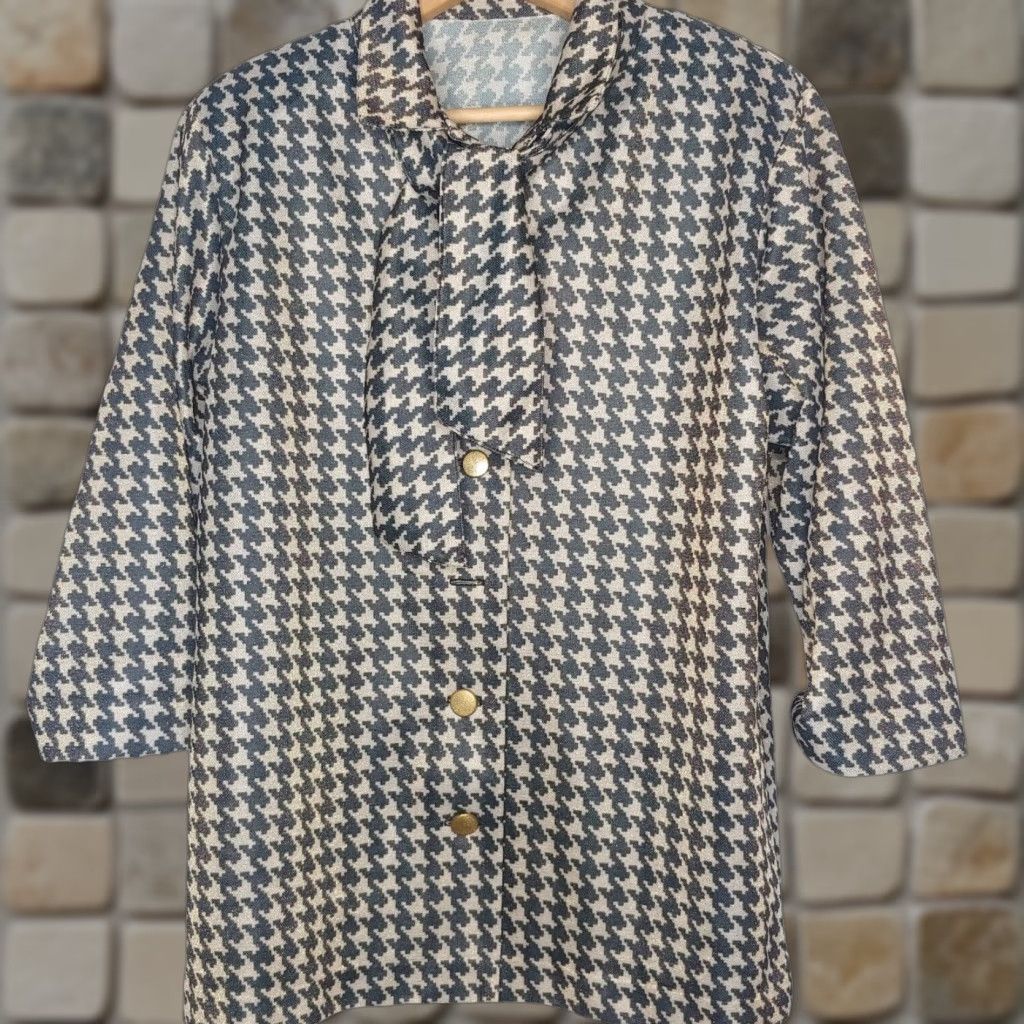 Vintage VINTAGE Blouse Houndstooth Tie 3/4-Sleeve M Womens Black Gold Buttons Tan Shimmer 70s 1970s Size M / US 6-8 / IT 42-44 - 1 Thumbnail