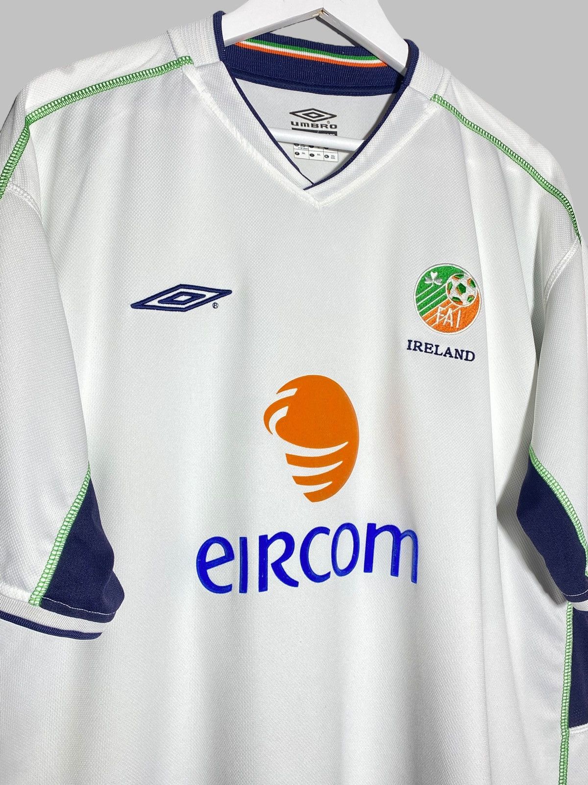 Umbro Vintage Ireland National Team 2002 Away Football Shirt Size US XL / EU 56 / 4 - 3 Thumbnail