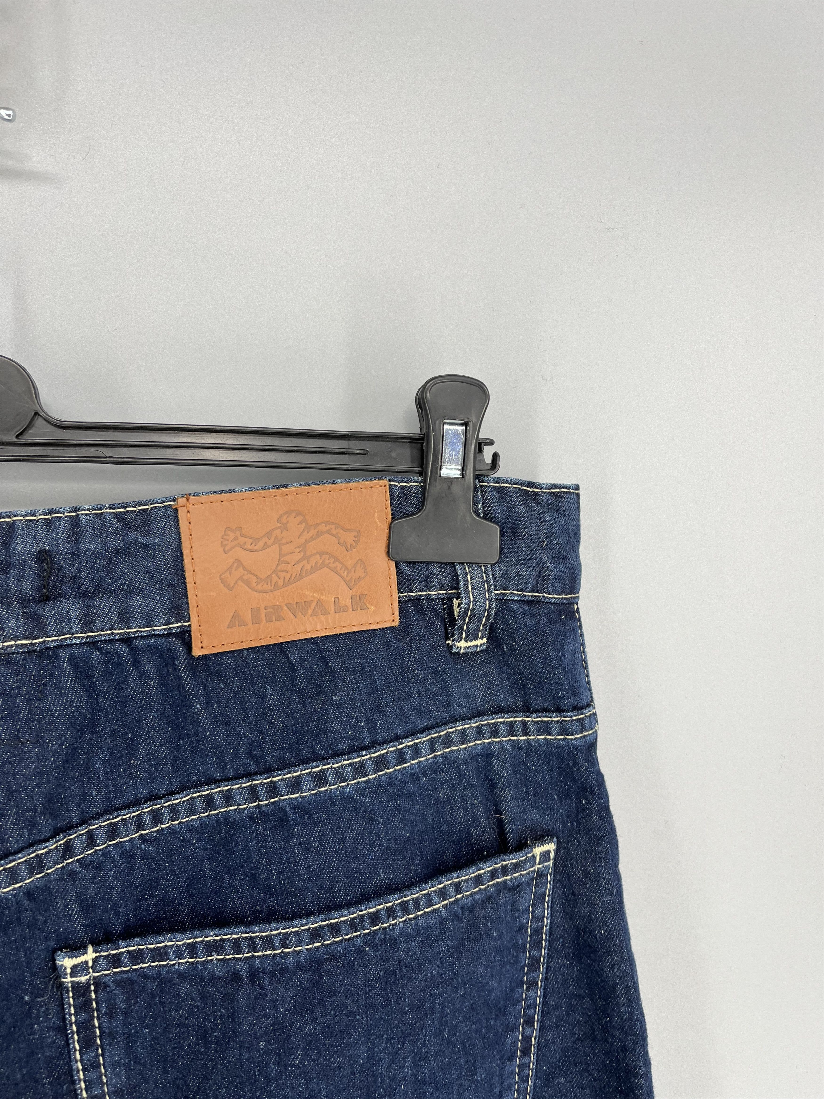 Airwalk × Vintage Vintage Airwalk Turn Up Jean Running Man Skate Jeans Size US 32 / EU 48 - 9 Thumbnail