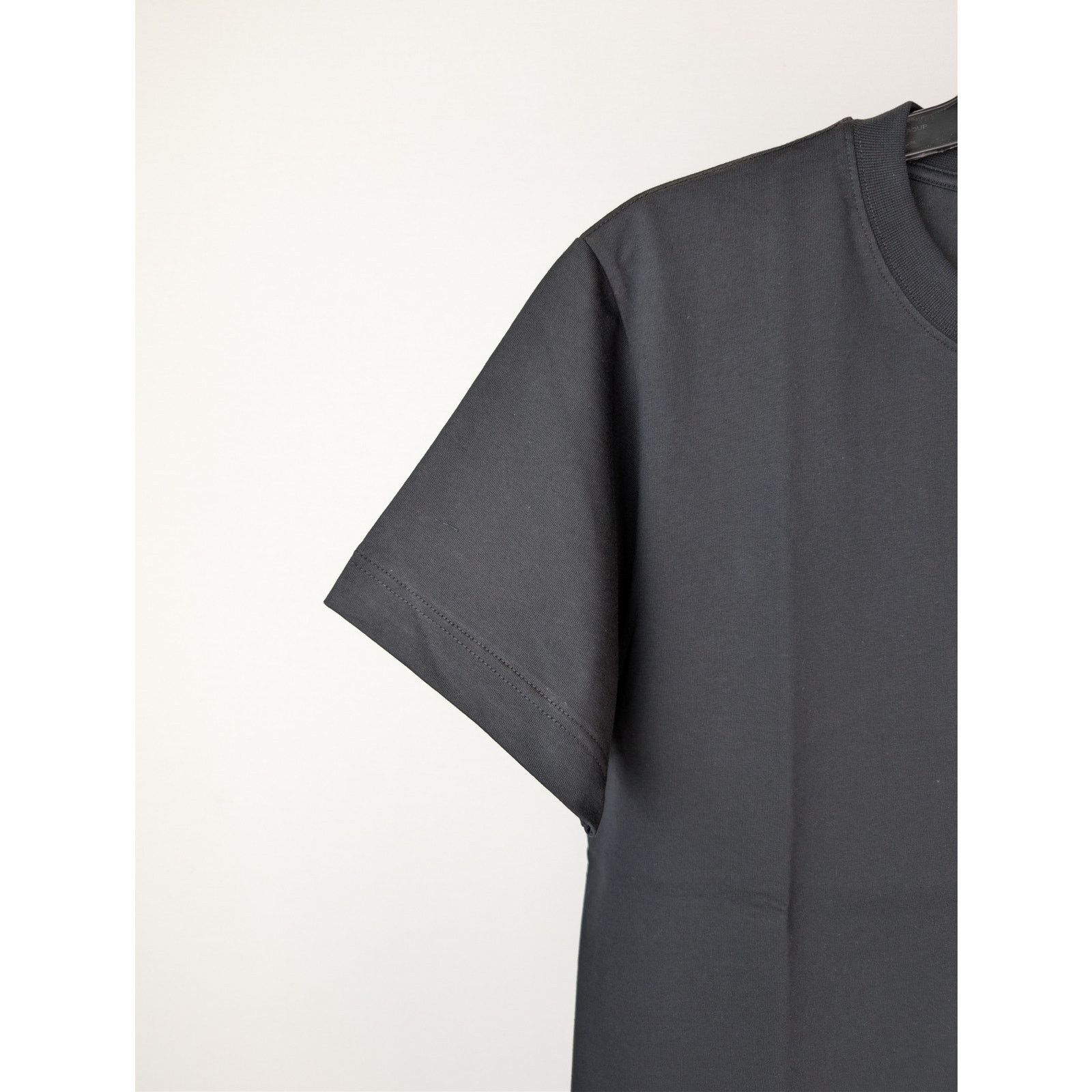 Off-White o1rshd1 Spray Can Arrow Slim S/S T-Shirt in Black Size US M / EU 48-50 / 2 - 7 Thumbnail
