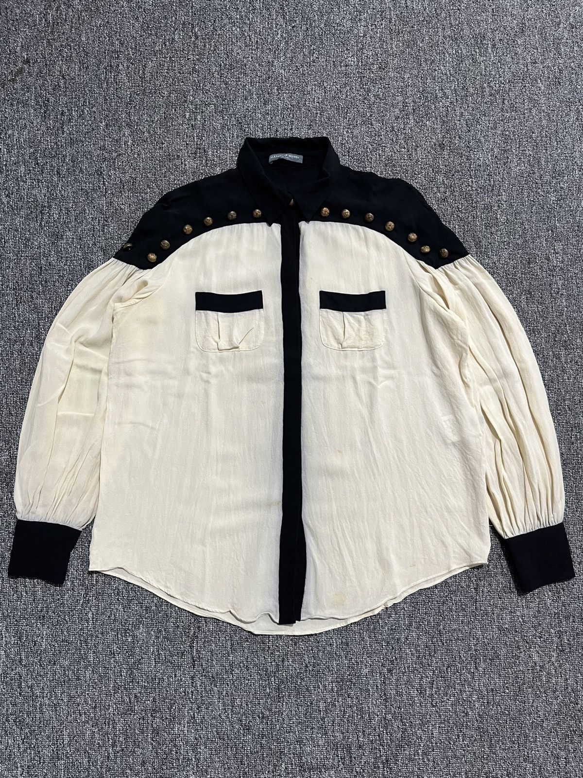 Alexander McQueen FW2011 Alexander McQueen Millitary silk shirt Size XS / US 0-2 / IT 36-38 - 3 Thumbnail