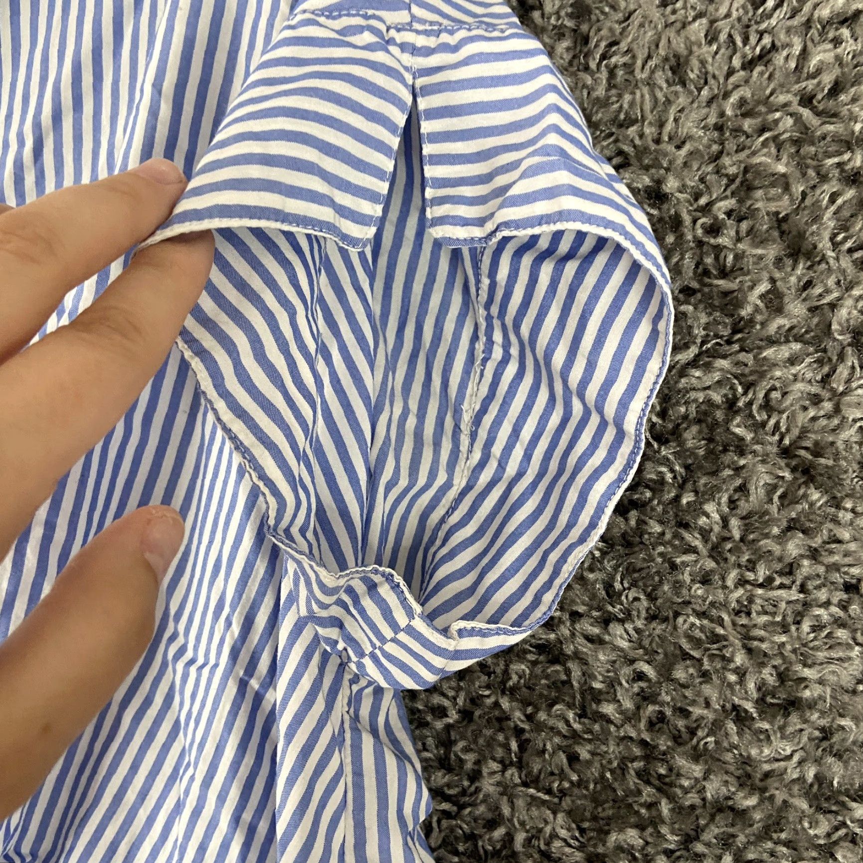 Zara Zara Blouse Women’s S Blue White Stripped Short Sleeve Men? Wait. Size S / US 4 / IT 40 - 5 Thumbnail