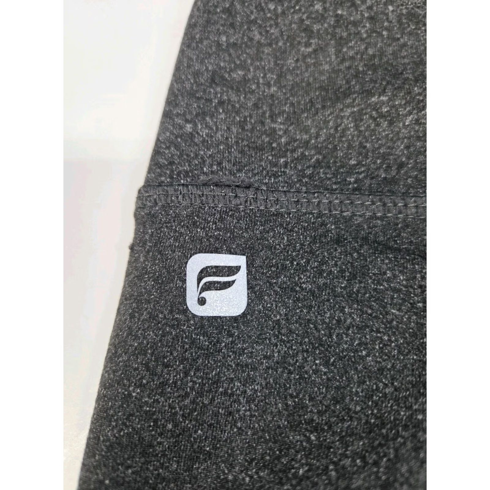 Fabletics Fabletics Salar Capri Leggings Grey M/6-8 Womens Activewear Slim Pull On Inside Waist Pocket Capris Size 32" / US 10 / IT 46 - 5 Thumbnail
