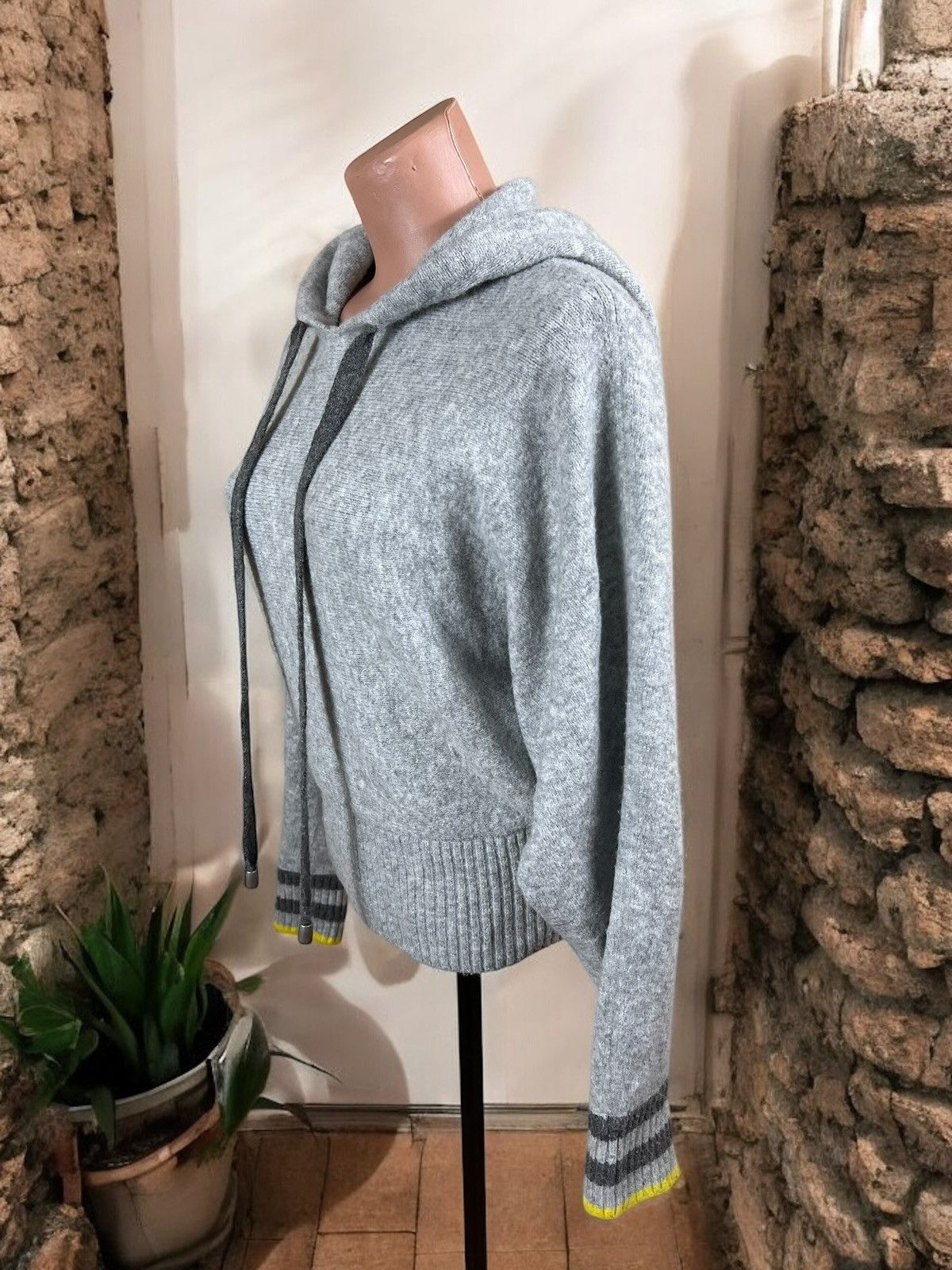H&M × Pringle Of Scotland Pringle of Scotland x H&M hoodie size S Size S / US 4 / IT 40 - 4 Thumbnail