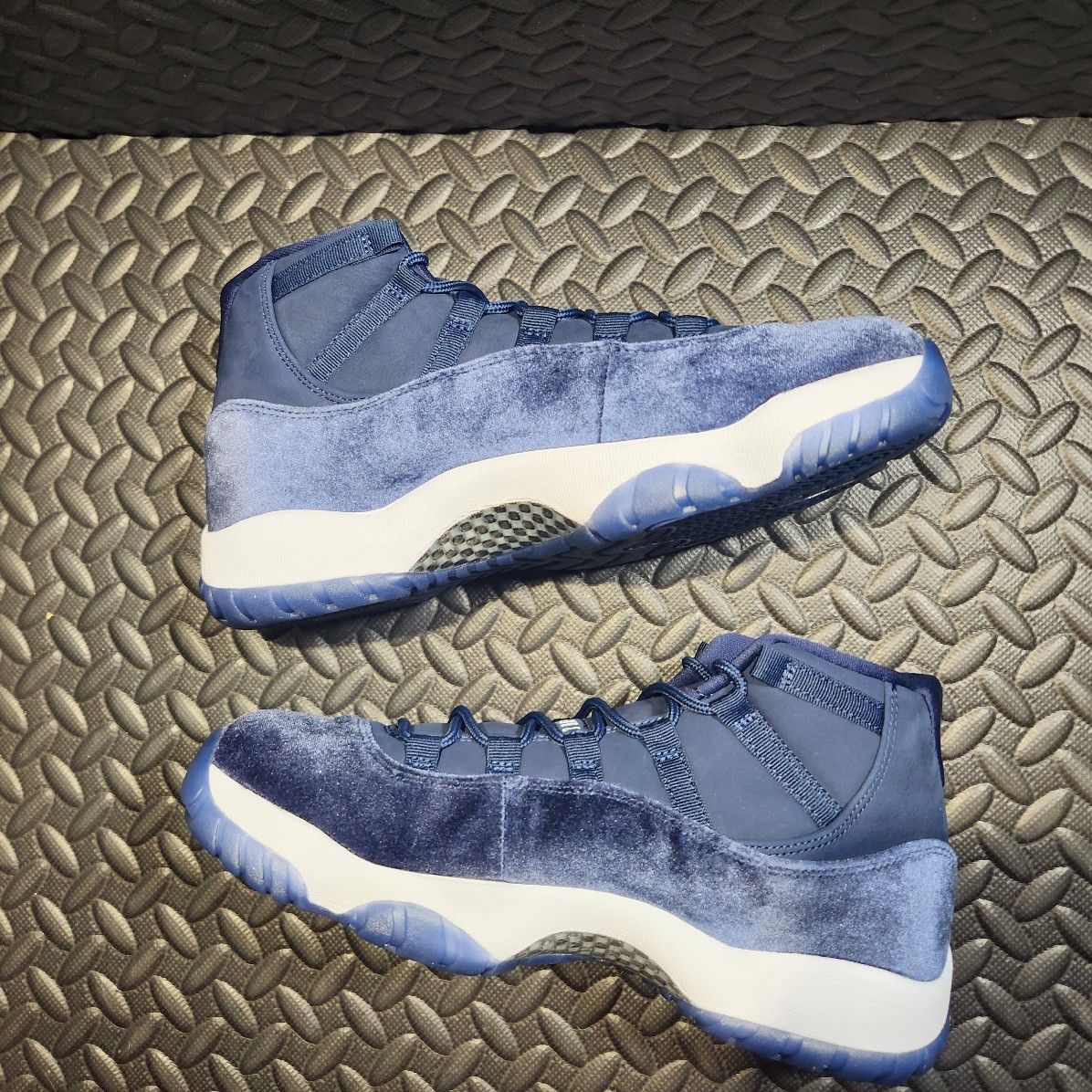 image of Air Jordan 11 Retro Midnight Navy Size 11W/9.5M Shoes in Midnight Navy/Metallic Silver, Women's