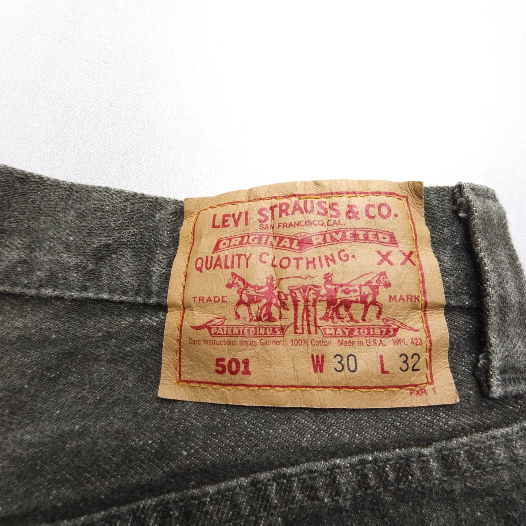 Levi's VINTAGE Levi's 501 Button Fly Cut-Off Shorts Jeans Size 30 Green USA Made 80s 90s Women Mens Size 30" / US 8 / IT 44 - 5 Thumbnail