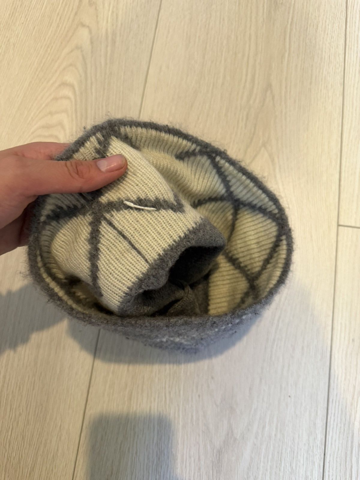 Chanel Chanel Grey & White Double C Beanie Size ONE SIZE - 3 Thumbnail