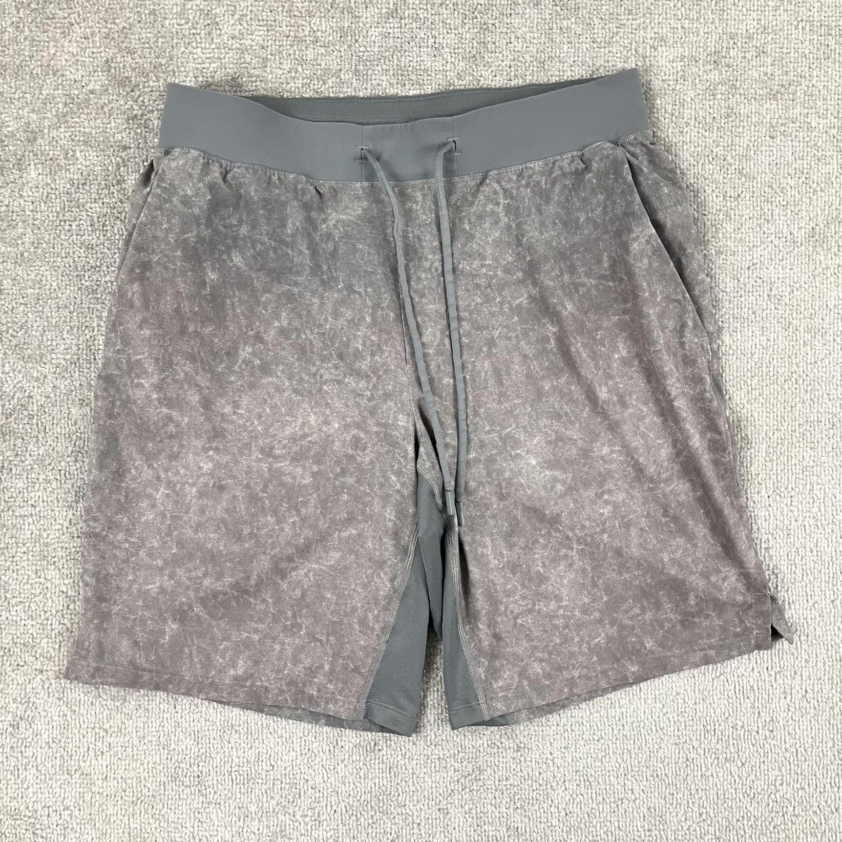 Lululemon VINTAGE Lululemon T.H.E Shorts Mens Large / 9" Linerless Gray Gravel Dust Active M7ARAS Size US 31 - 4 Thumbnail