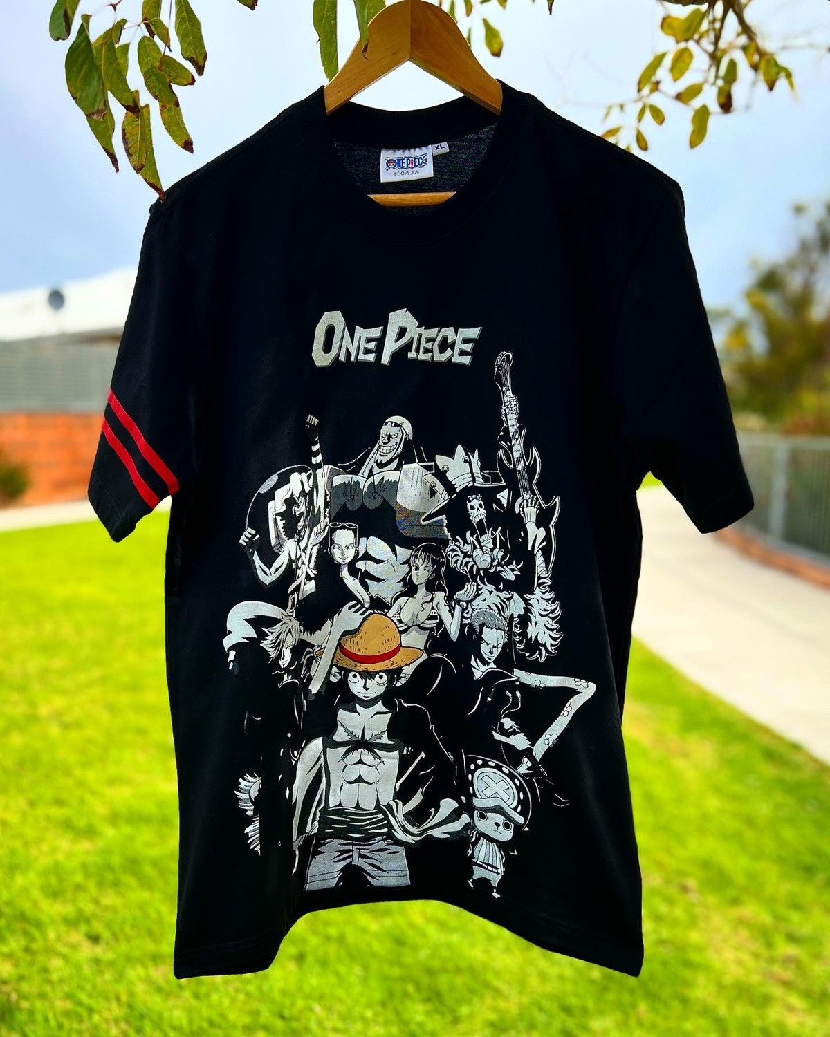 Anime One piece “straw hat” crew tee Size US XL / EU 56 / 4 - 2 Thumbnail