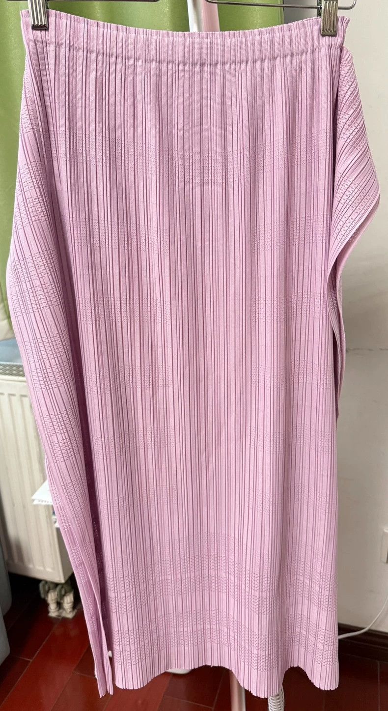 Issey Miyake Issey Miyake size:3 Pink pleated skirt Size 42" / US 20 - 1 Thumbnail