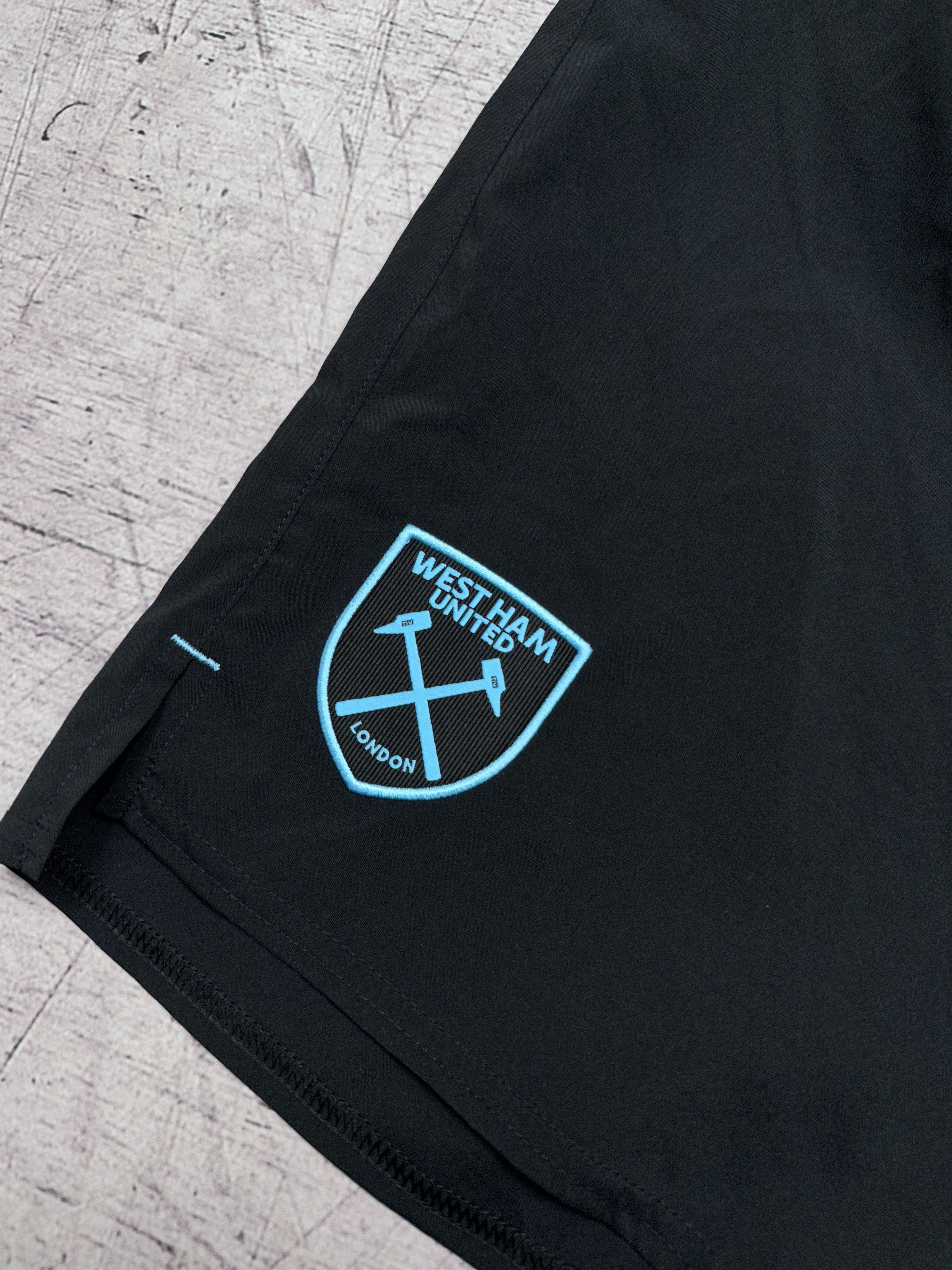 Umbro Umbro West Ham United Mens Shorts Size US 34 / EU 50 - 4 Thumbnail