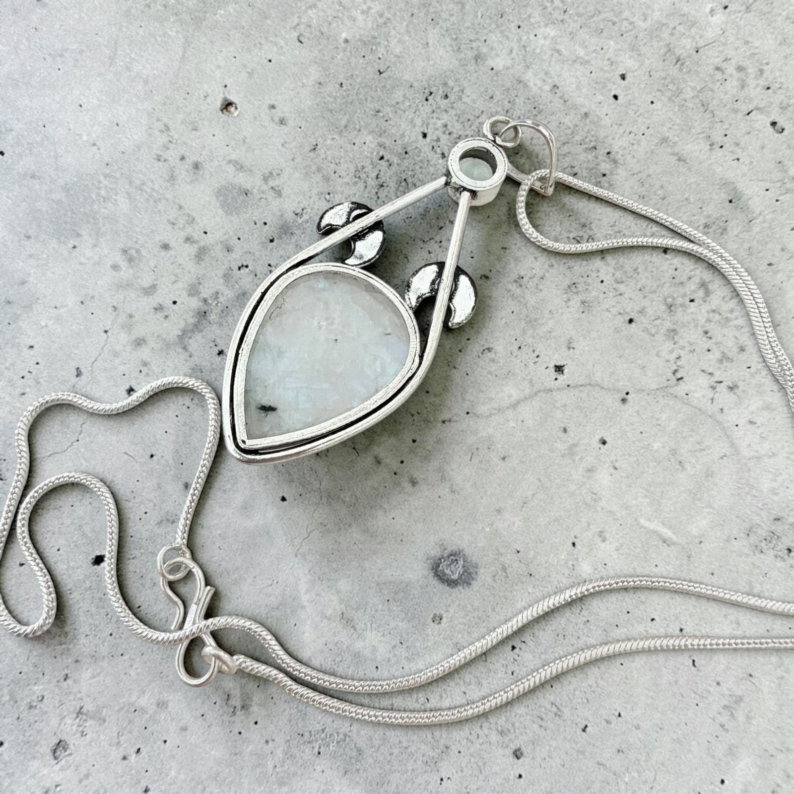 The Unbranded Brand Rainbow Moonstone Crescent Moon Necklace 925 Plated Size ONE SIZE - 6 Thumbnail