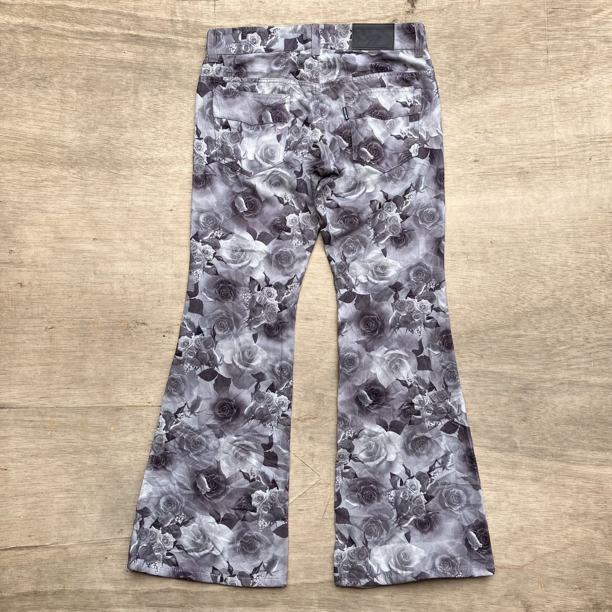 Japanese Brand TORNADO MART ROSE FLOWER FLARE Size US 34 / EU 50 - 8 Thumbnail