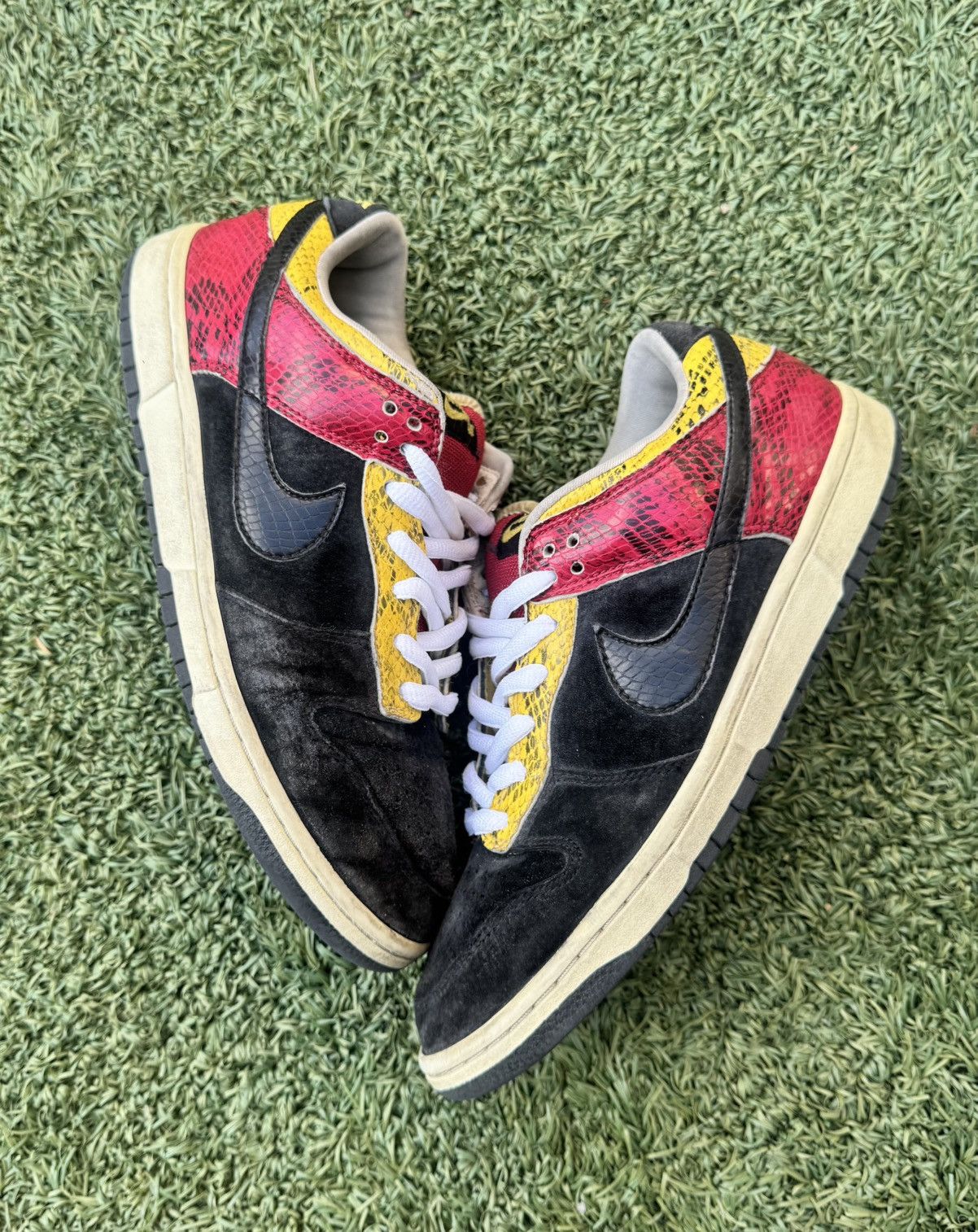 Nike Nike SB “Coral Snake” Bright Goldenrod/Black 8 Dunk Low 
