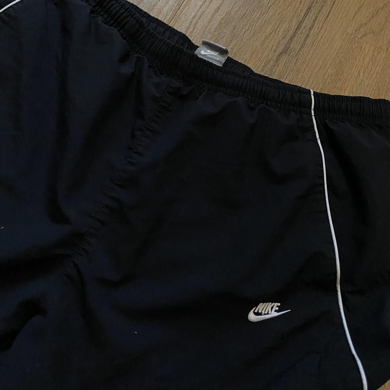 Nike 2000s y2k Nike black and white shorts #nike Size US L / EU 52-54 / 3 - 2 Thumbnail