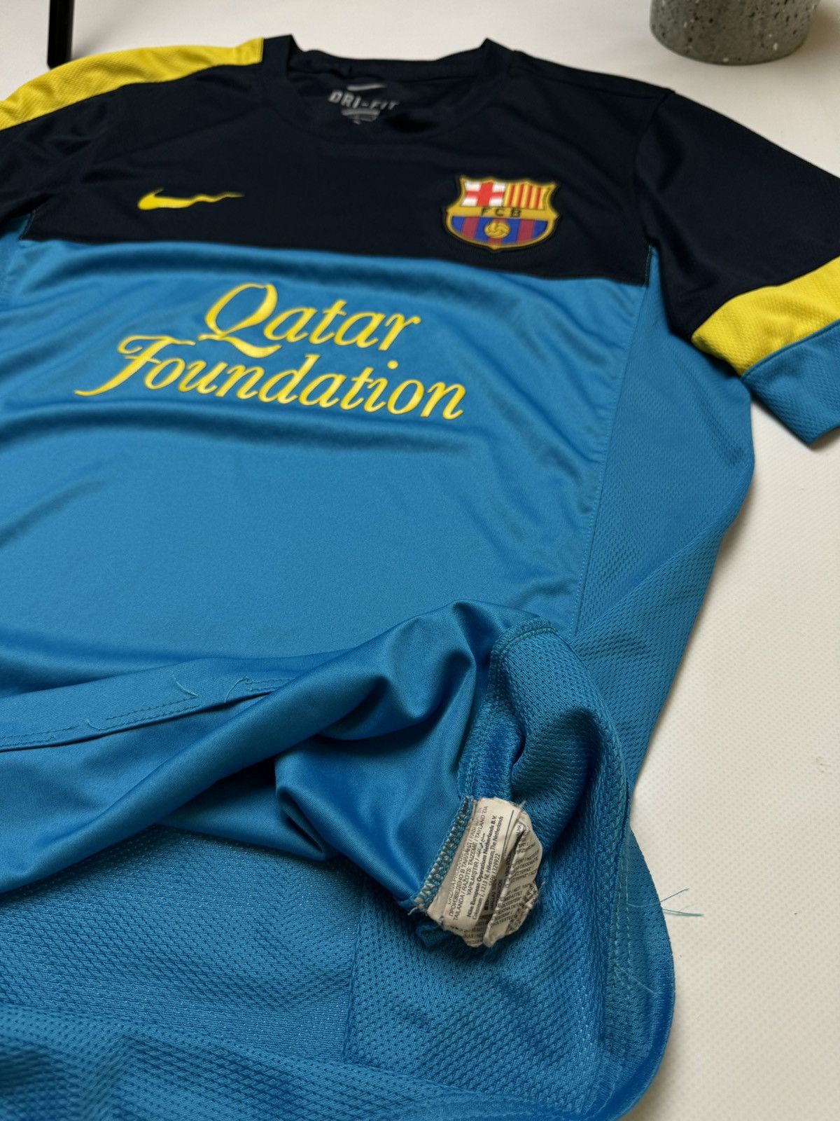 Nike Rare vintage Barcelona Nike soccer jersey y2k Size US M / EU 48-50 / 2 - 7 Thumbnail