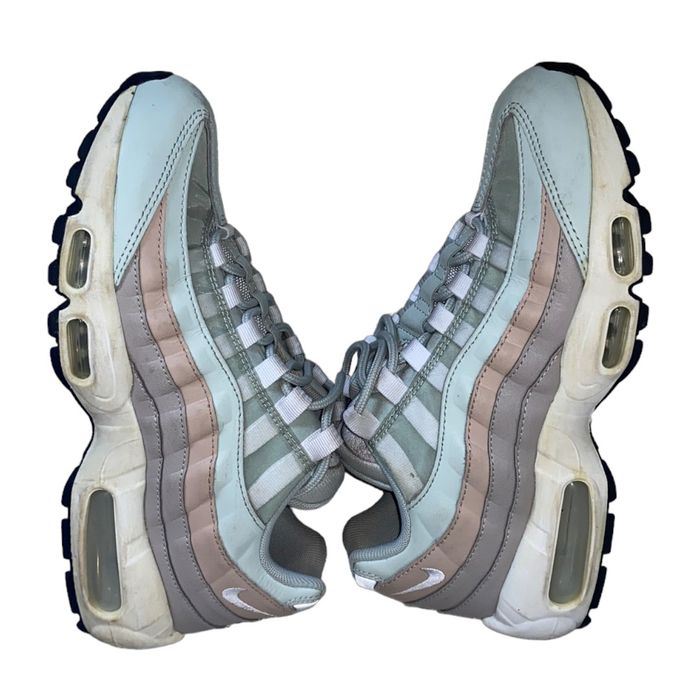 Air max 95 moon on sale particle