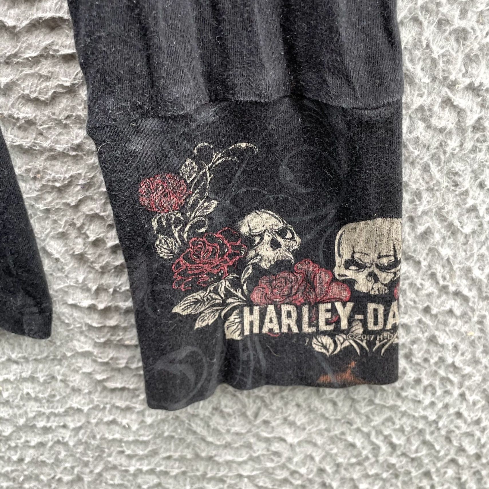 Harley Davidson VINTAGE Harley-Davidson T-Shirt Women's Medium Y2k Biker Rocker Gothic Moto Skull Roses Size M / US 6-8 / IT 42-44 - 4 Thumbnail