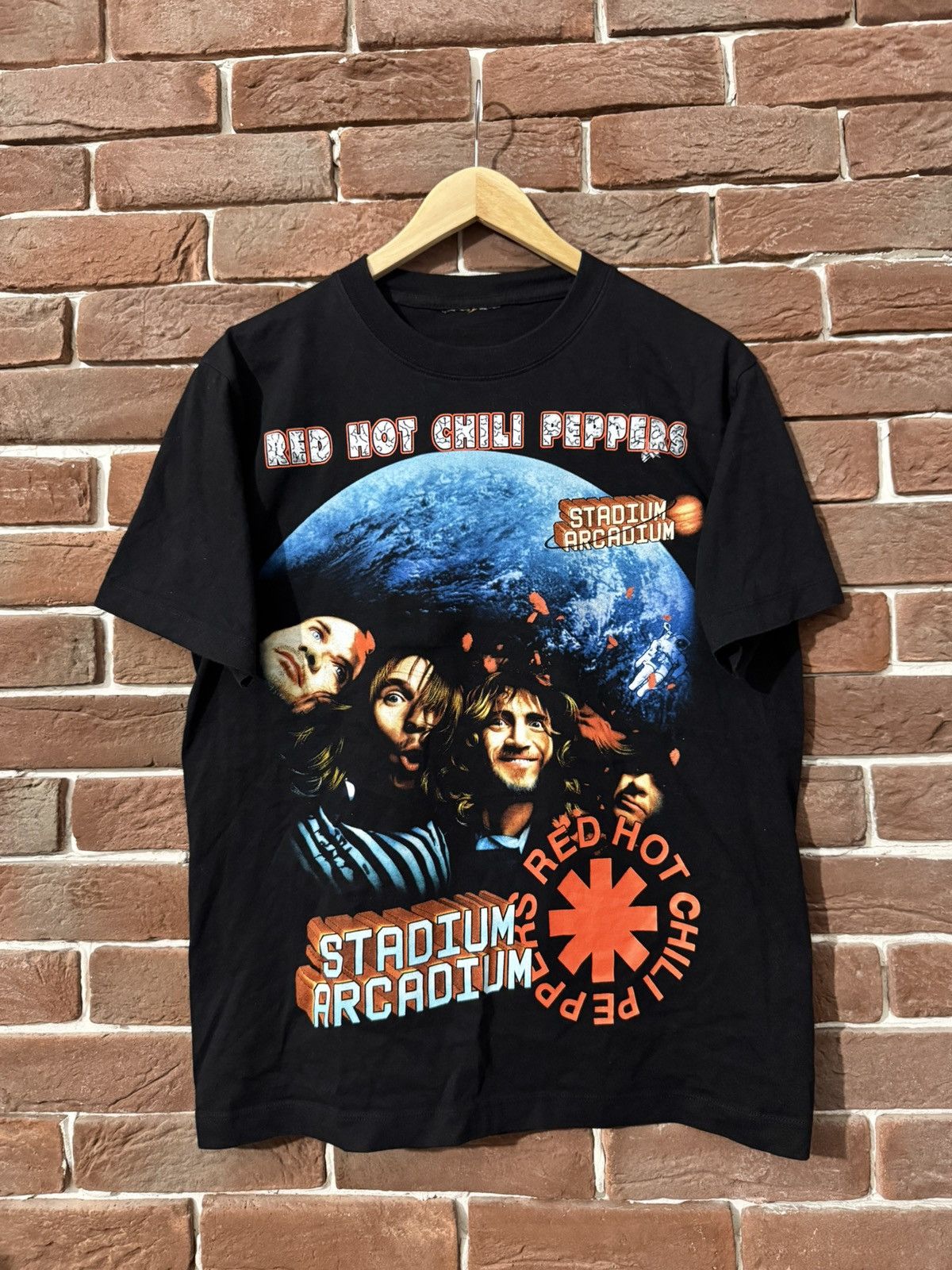 Band Tees Rare 00s vintage Red Hot Chilli Peppers Rock Band Tour Tee Size US M / EU 48-50 / 2 - 1 Thumbnail