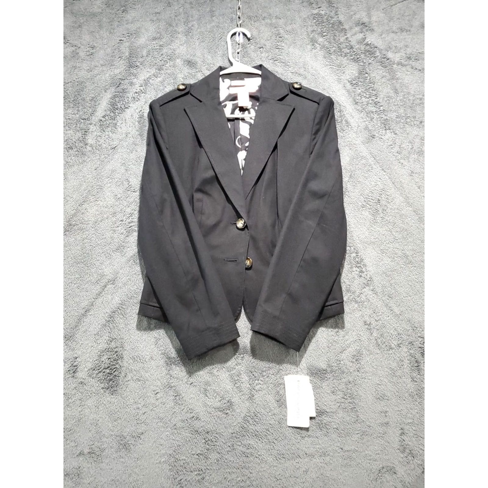 Vintage Bandolino Blazer Shirt Jacket Womens 6 Black Lined Stretch Two-Button Notch Short Sleeve Solid Blazer Jackets Mens Womens Girls? Size M / US 6-8 / IT 42-44 - 7 Thumbnail