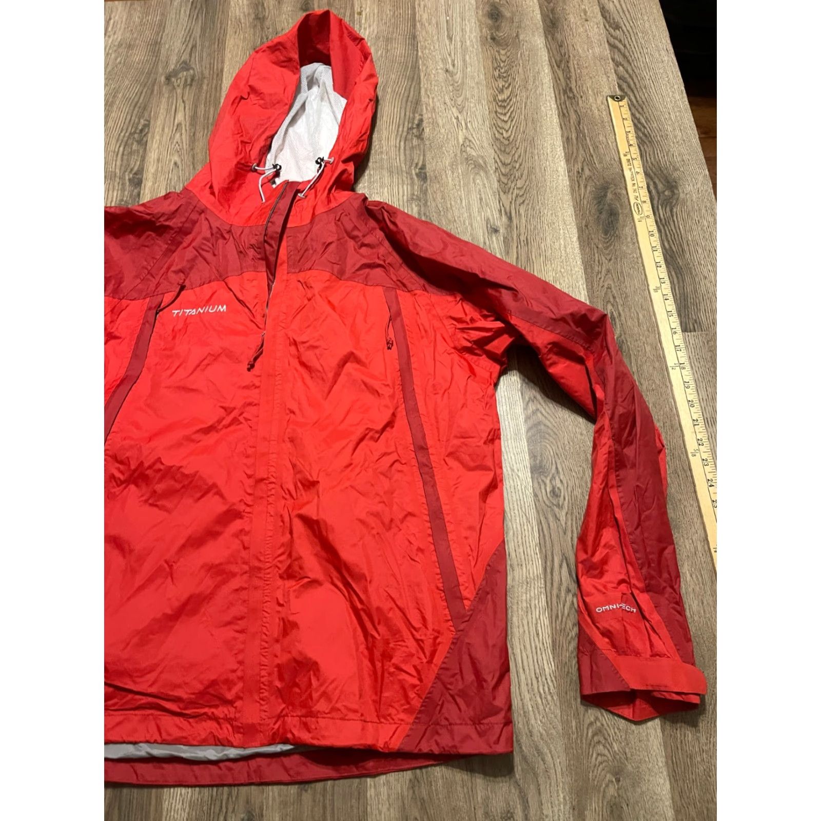 Vintage Columbia Hoodie, Men's Size Large, Red, Full Zip, Windbreaker, Titanium, Regular Fit, 3-Season, Windbreaker, Titanium Size US L / EU 52-54 / 3 - 4 Thumbnail