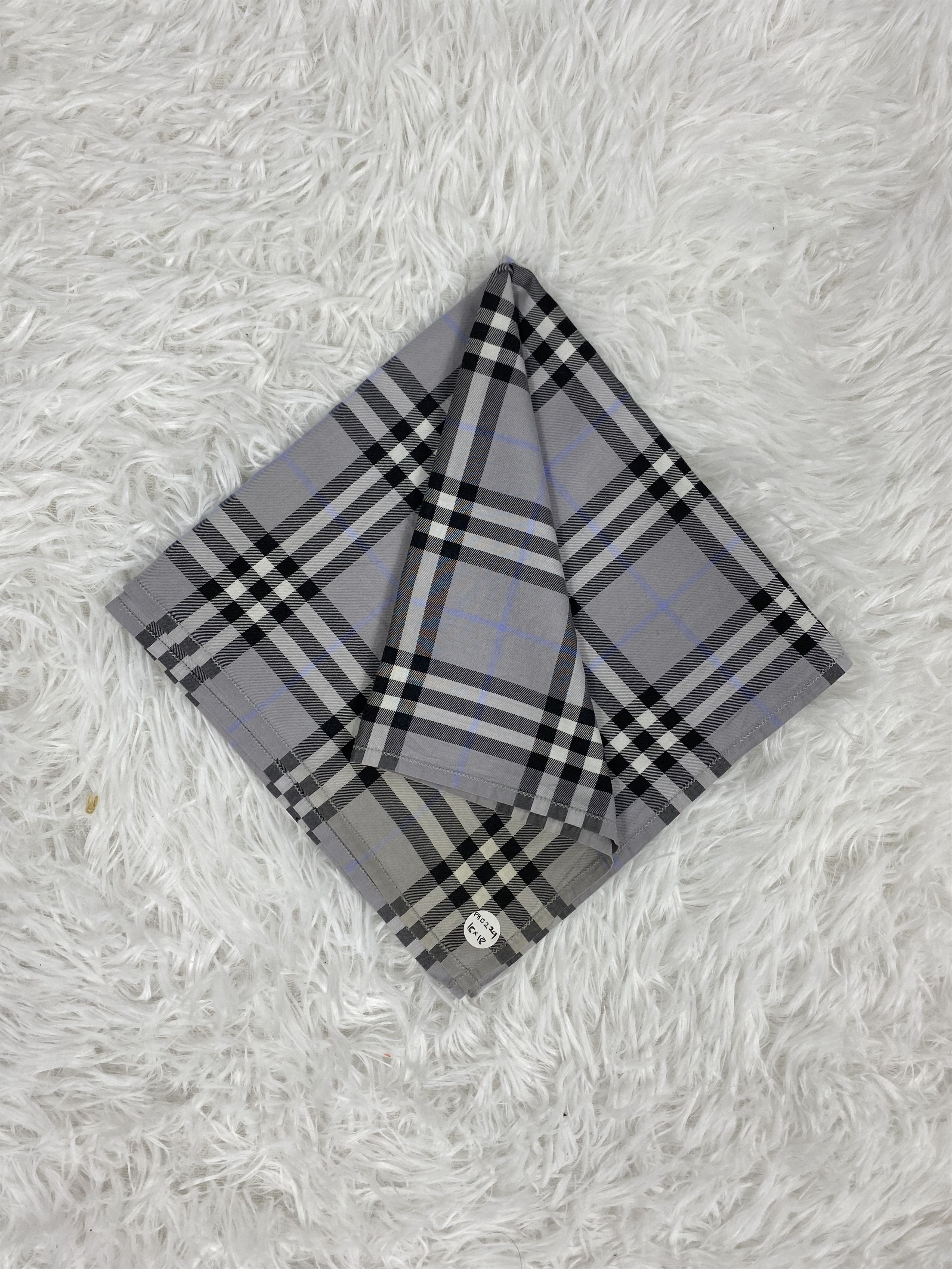 Burberry × Vintage Vintage Burberry Handkerchief Neckerchief PH0229 Size ONE SIZE - 1 Thumbnail
