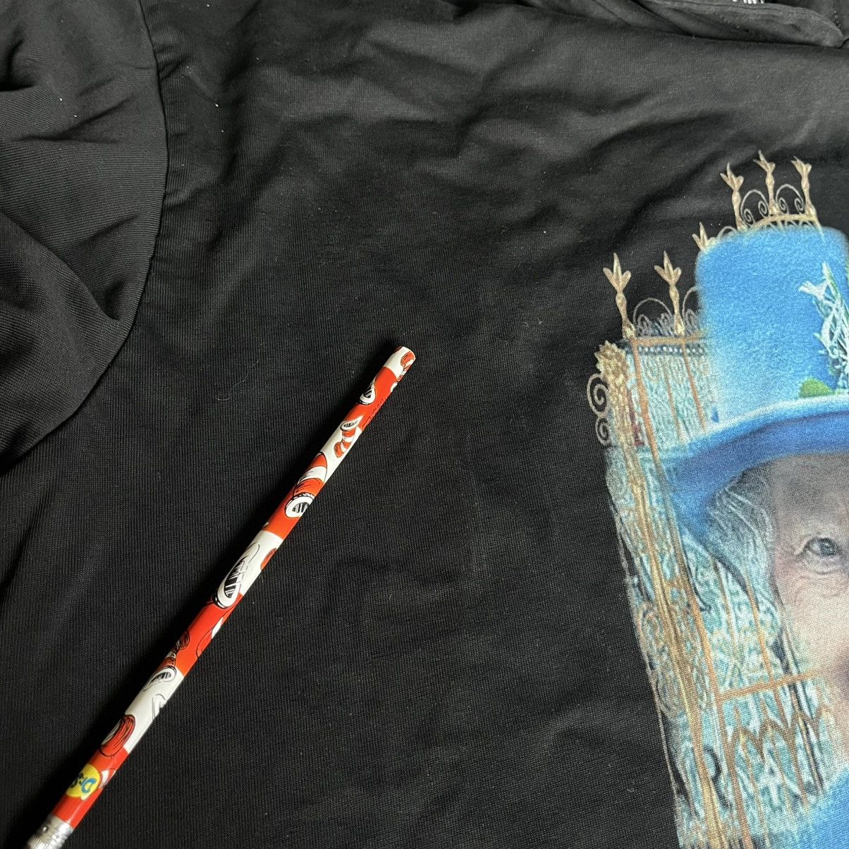 Haunted Starbucks Haunted Starbucks Queen Elizabeth Rest in Piss Layer Hoodie Size US L / EU 52-54 / 3 - 7 Thumbnail