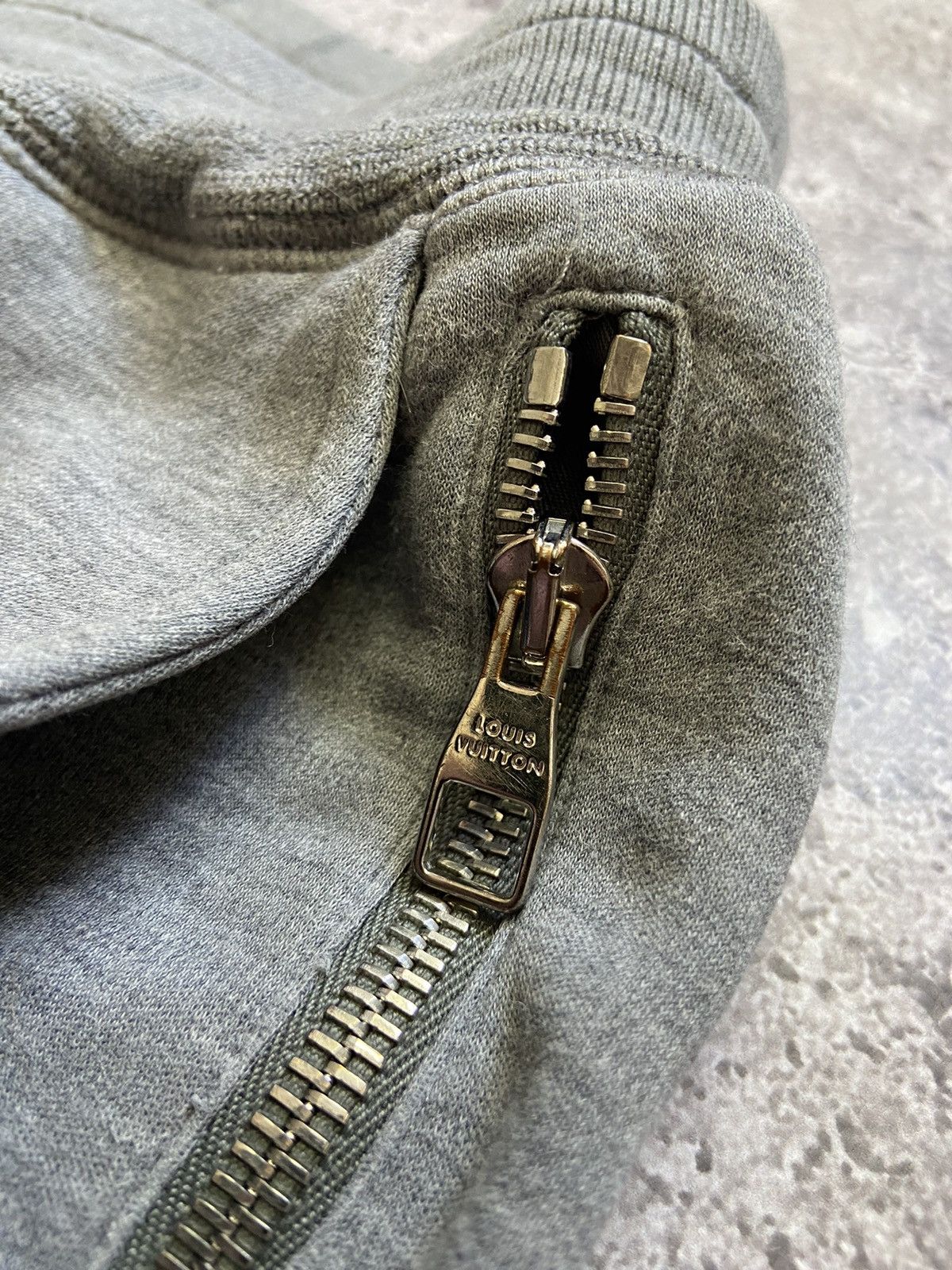 Louis Vuitton Louis Vuitton jogger sweatpants Size US 33 - 3 Thumbnail