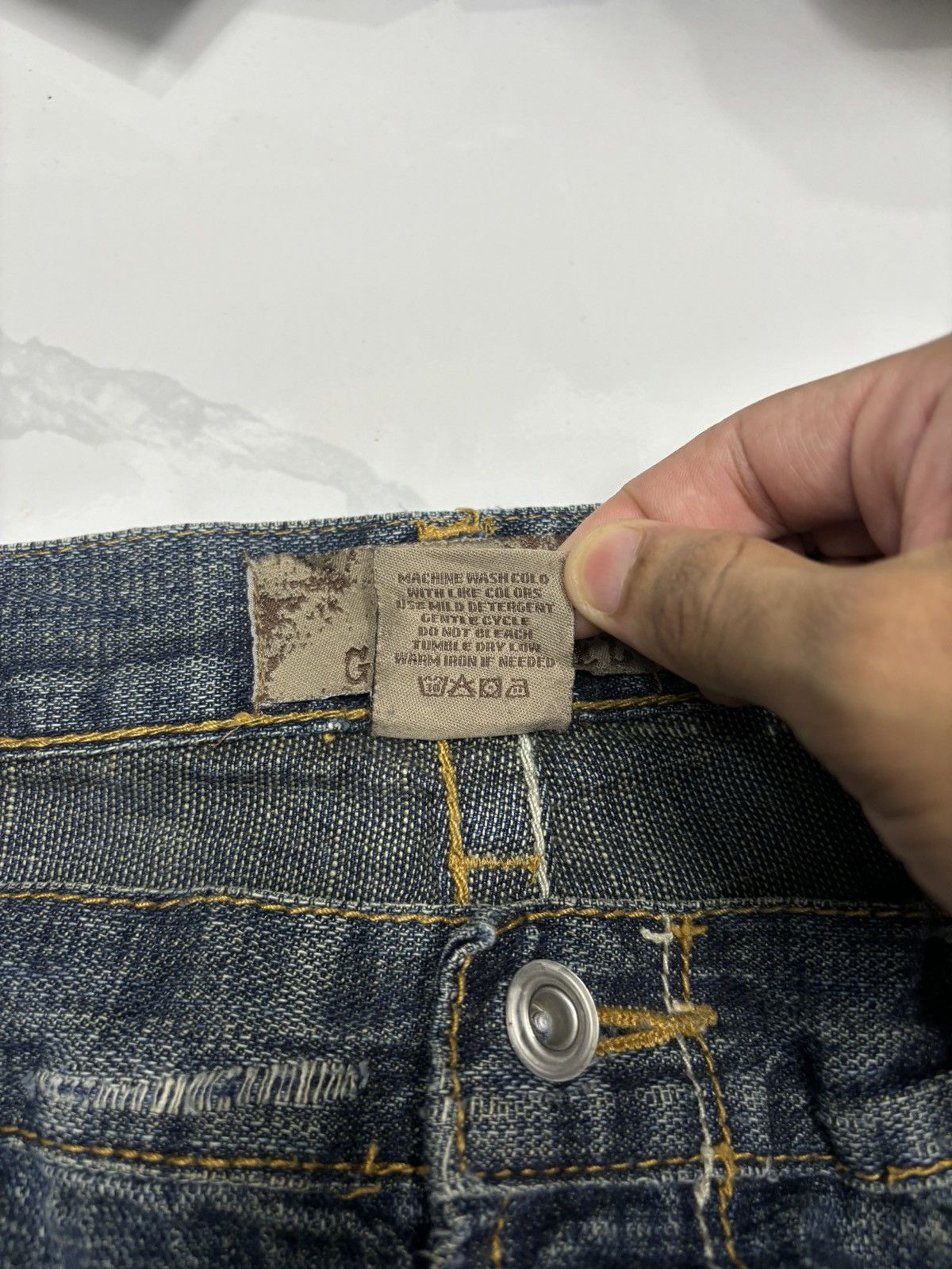 Japanese Brand × Undercover RARE ARCHIVE GOLD LABEL RIPS BAGGY DISTRESSED DENIM JEANS Size US 38 / EU 54 - 10 Thumbnail
