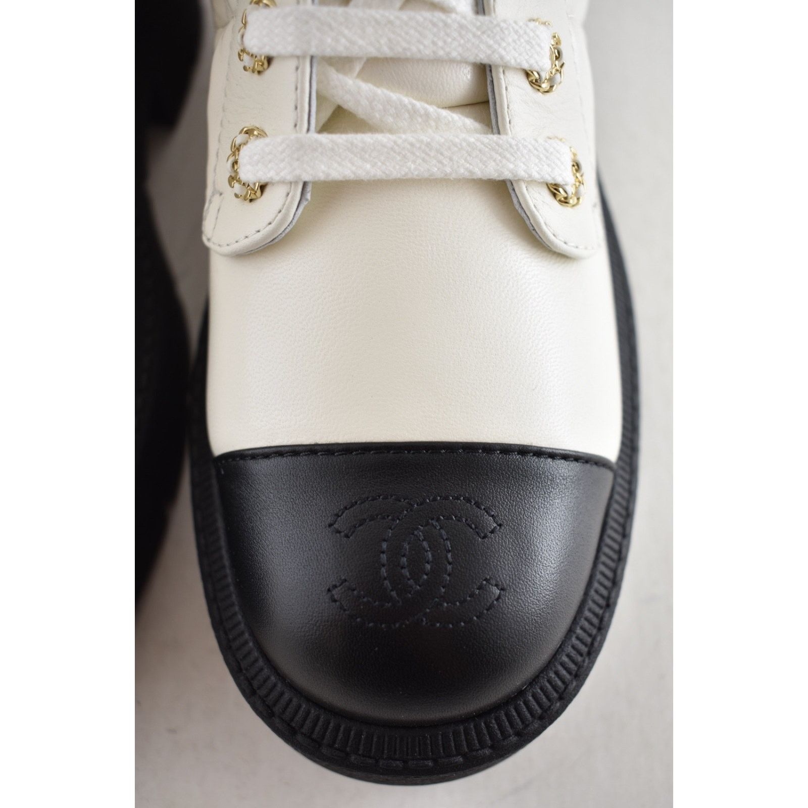 Chanel Chanel 24B White Quilt Gold CC Chain Combat Boots 37c Size US 6 / IT 36 - 12 Thumbnail