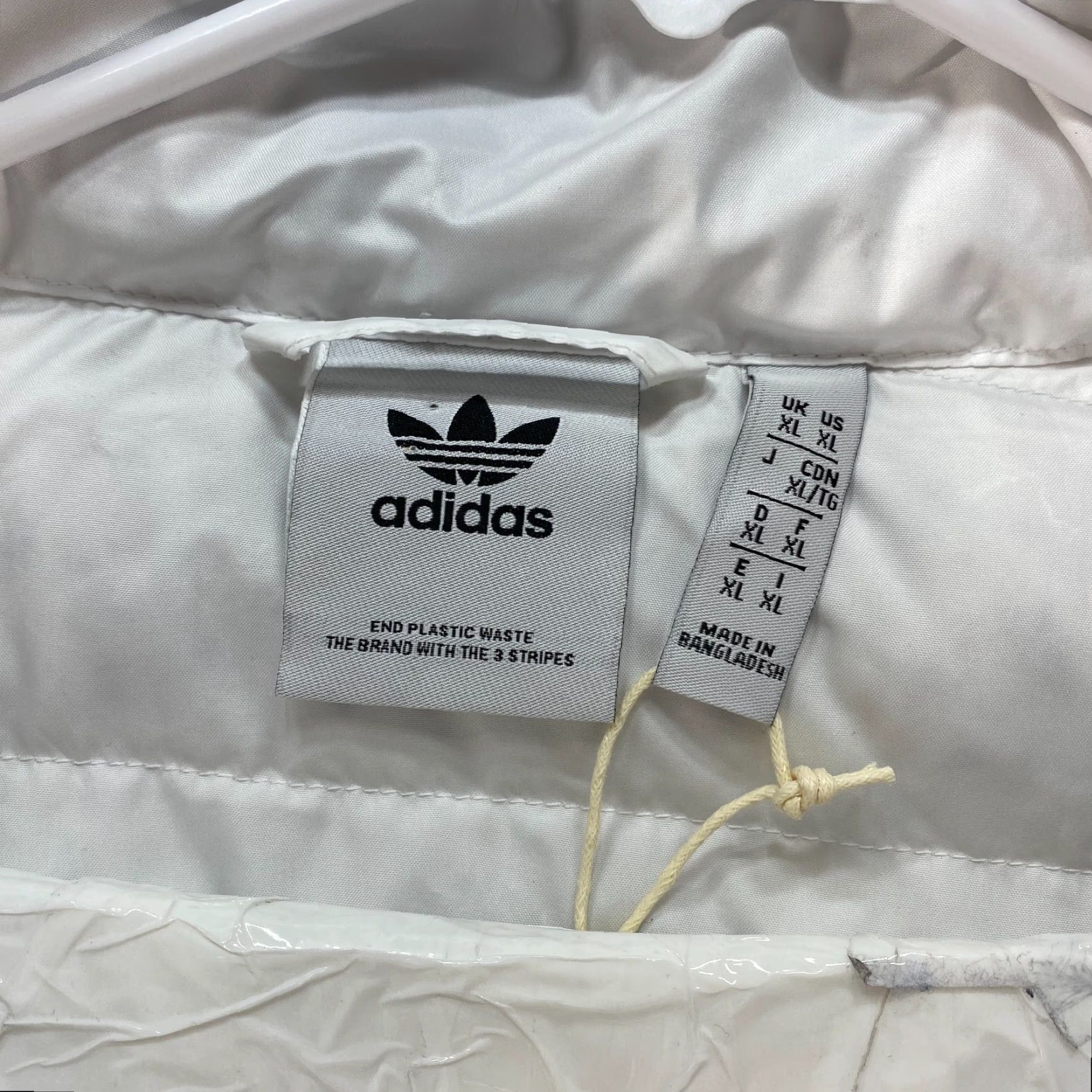 Adidas Adidas Vest Mens XL White With Colored Fill NEW NWT Puffer Made With Nature Vest Shirt Size US XL / EU 56 / 4 - 6 Thumbnail