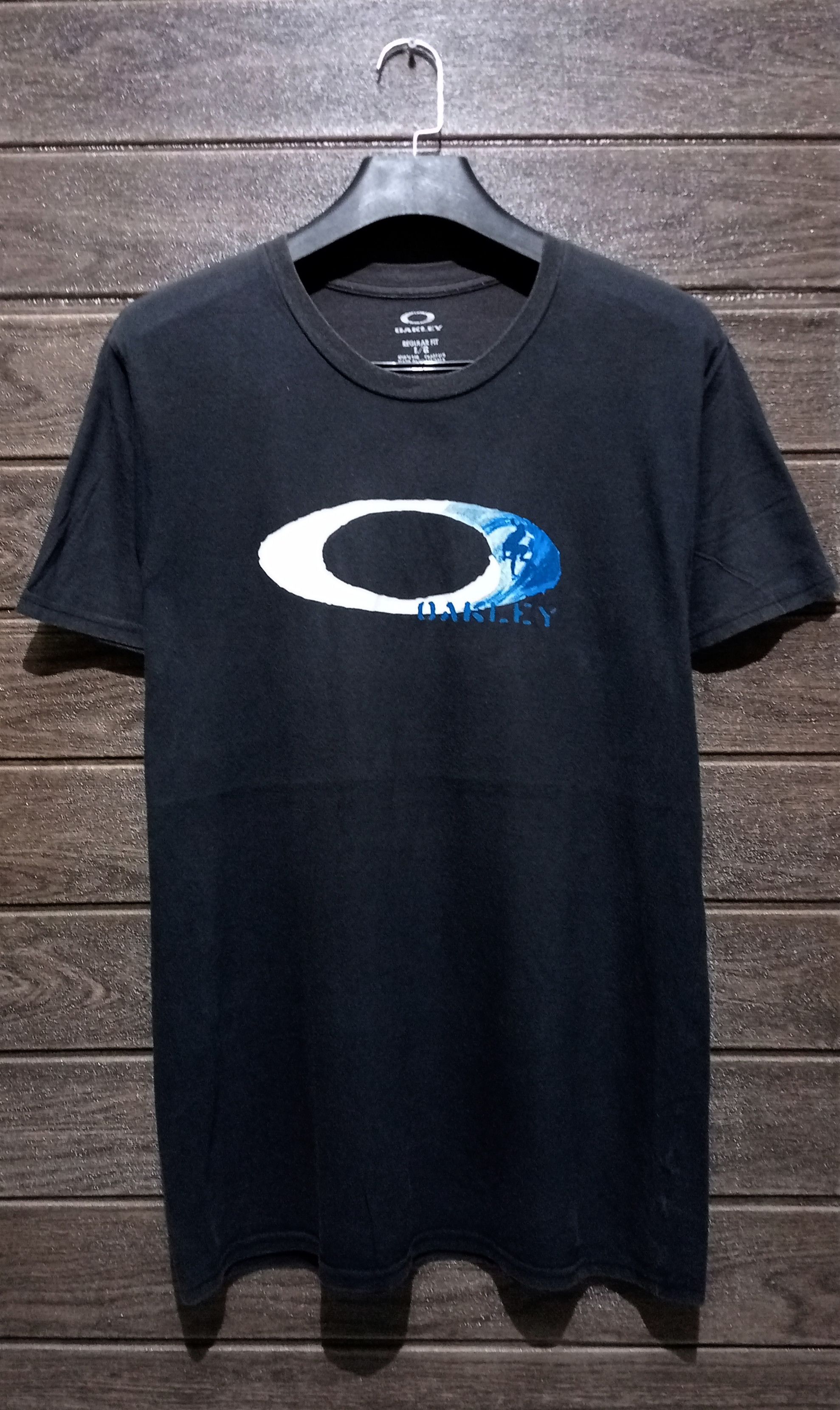 Oakley Oakley Big Logo Surf Tee Very Rare Size US L / EU 52-54 / 3 - 1 Thumbnail