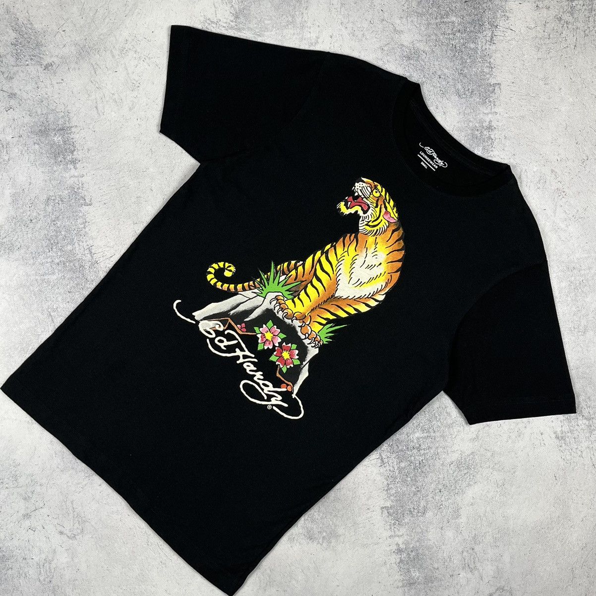 Vintage Ed Hardy tiger tattoo big logo y2k tee 90’s