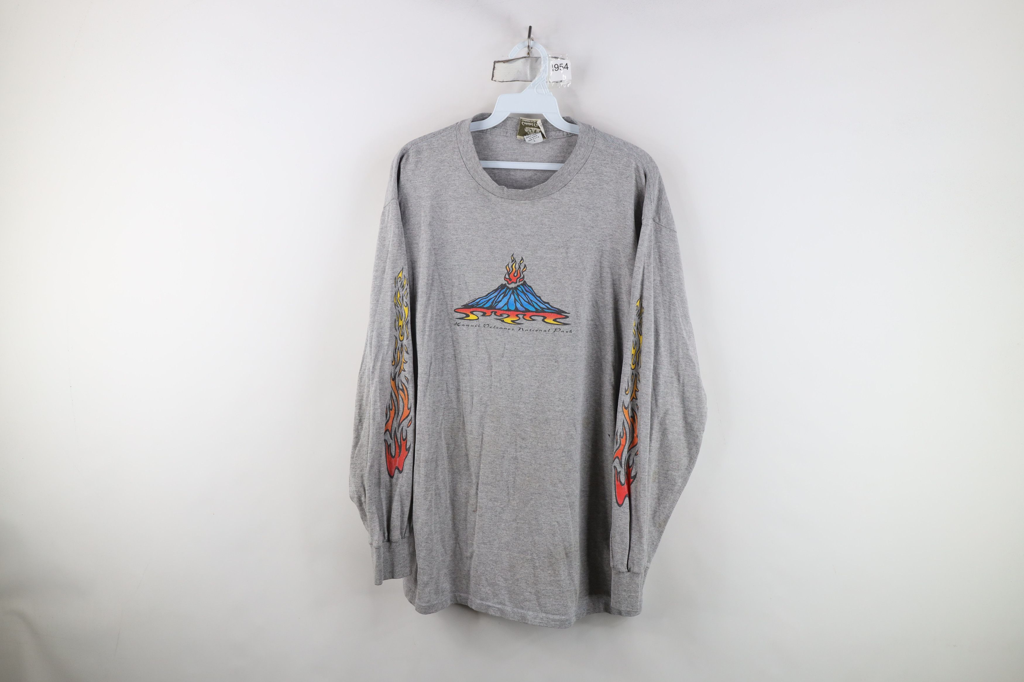 Vintage Vintage 90s Streetwear Flames Hawaii Volcanos T-Shirt USA Size US L / EU 52-54 / 3 - 1 Thumbnail