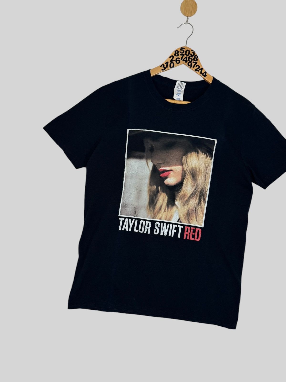 Band Tees Taylor Swift Big Logo Red Tour 2013/14 Tee Size US M / EU 48-50 / 2 - 4 Thumbnail