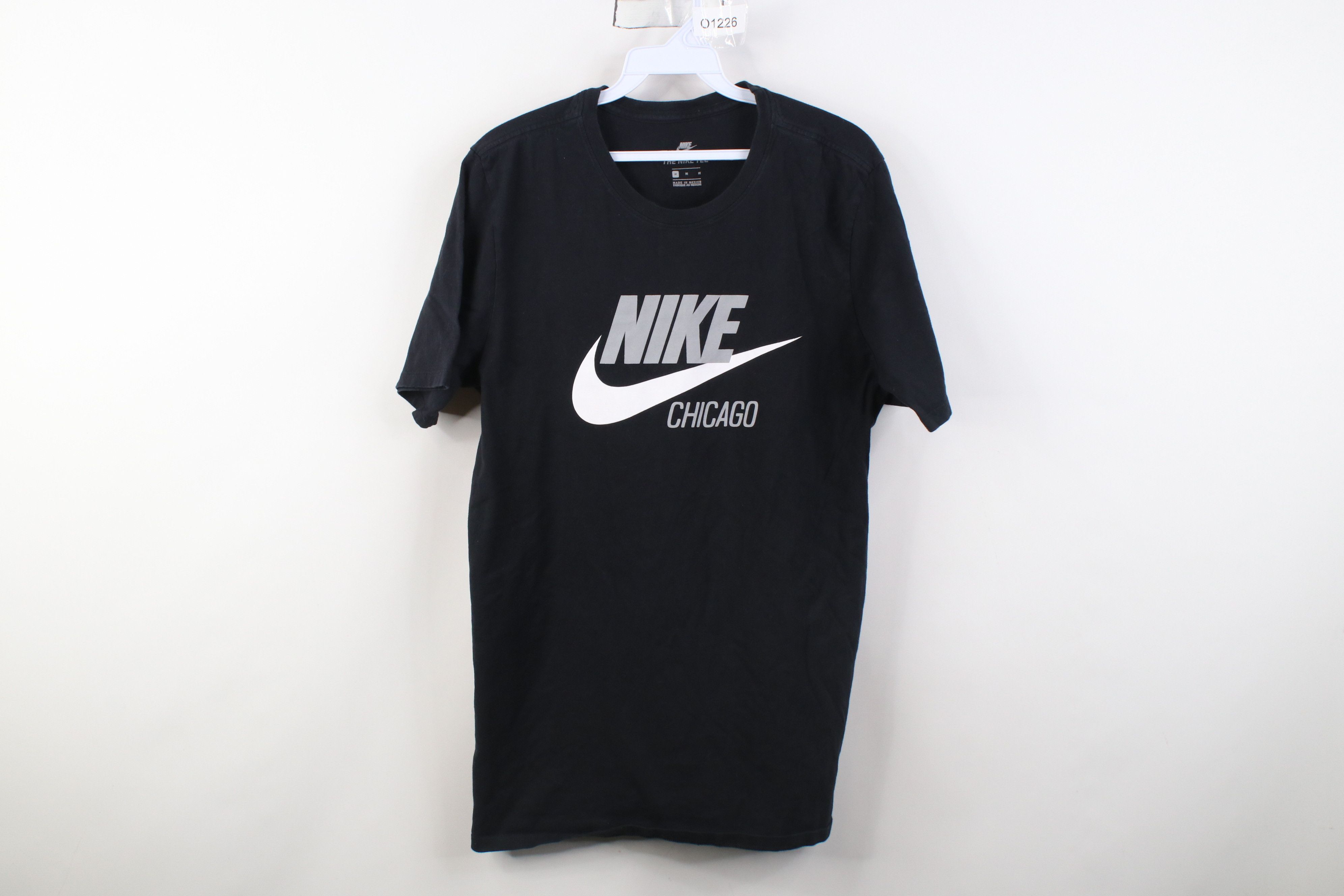 Nike Y2K Nike Spell Out Big Swoosh Chicago Short Sleeve T-Shirt Size US M / EU 48-50 / 2 - 1 Thumbnail