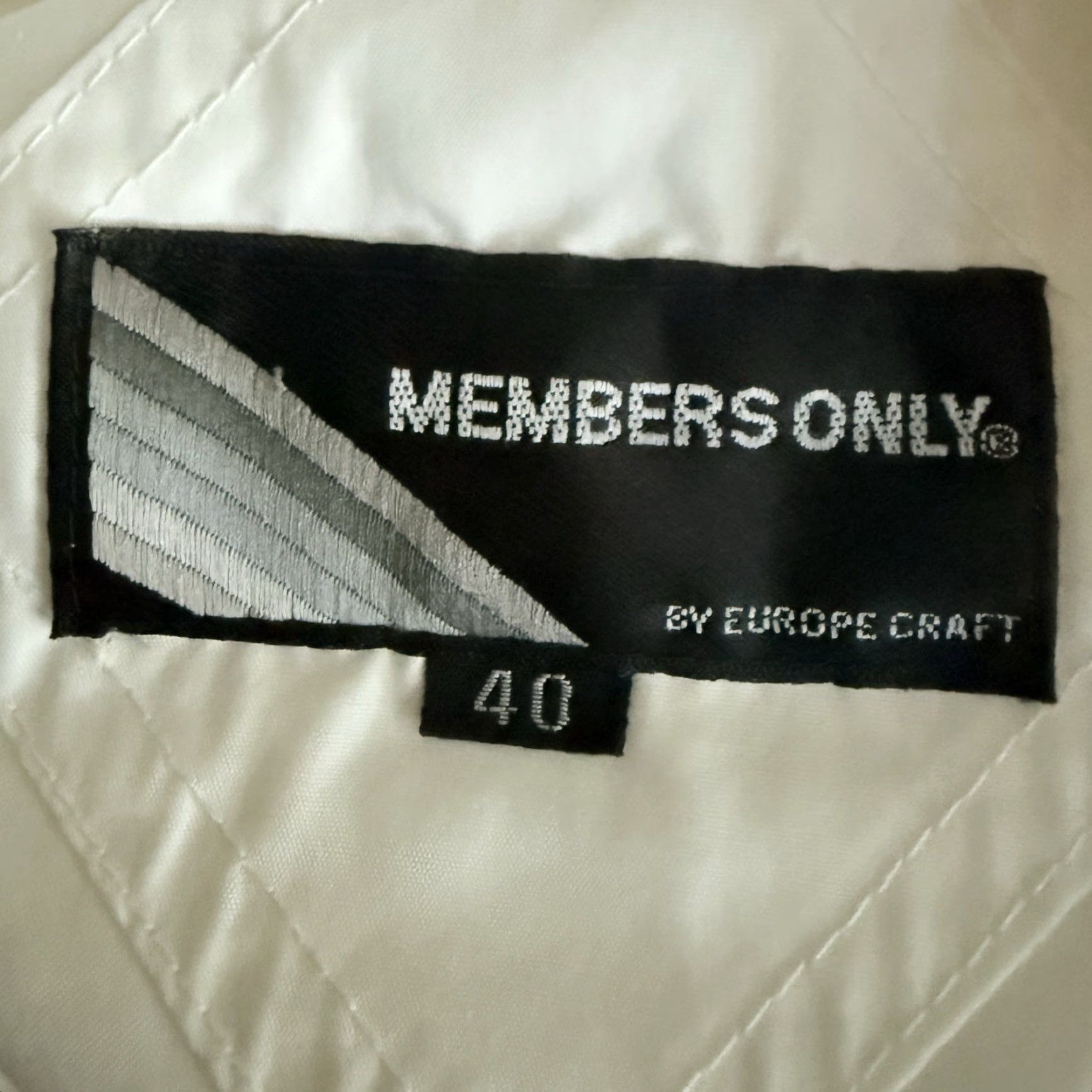 Members Only VTG Members Only White Polyester Blend Full Zip CAFE BOMBER STYLE Jacket MENS 40 Size US XXS / EU 40 - 4 Thumbnail