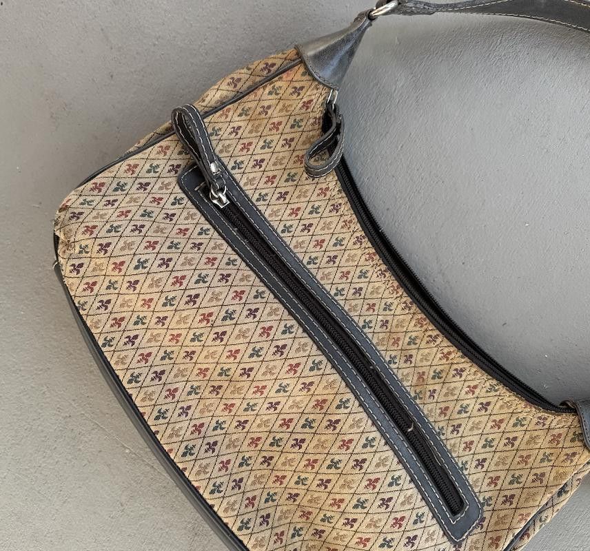 Designer Liz Claiborne Crazy Horse Shoulder Bag Size ONE SIZE - 3 Thumbnail