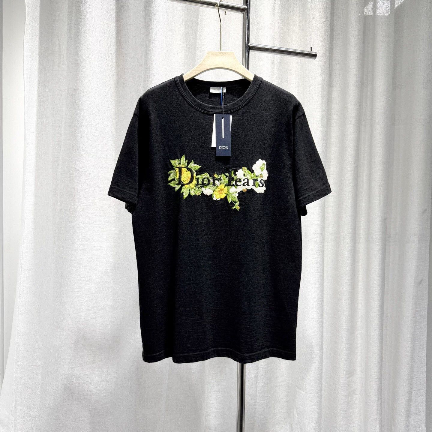 Dior Dior Tears Floral Embroidery T-Shirt Size L Size US L / EU 52-54 / 3 - 1 Thumbnail