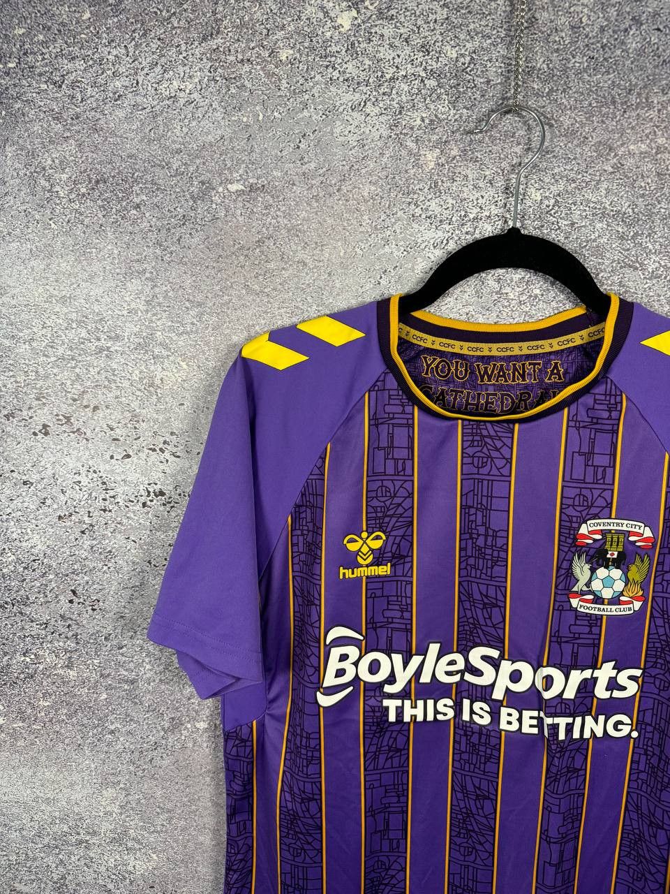 Hummel × Vintage Vintage Coventry City 2022/23 Hummel Away Soccer Jersey Size US M / EU 48-50 / 2 - 3 Thumbnail