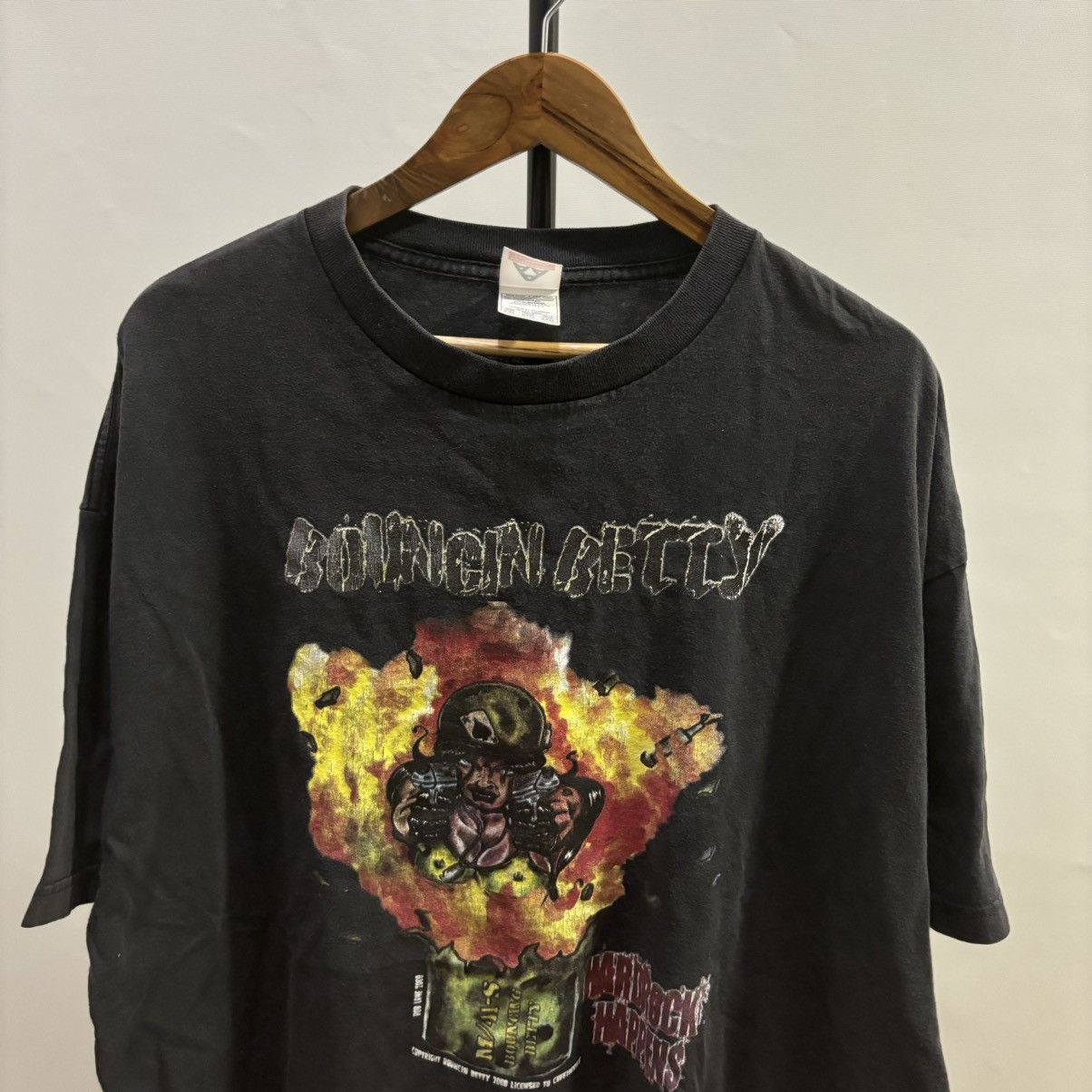 Band Tees × Vintage Vintage Bouncin Betty Hard Rock Happens Shirt Rock Punk Size US XXL / EU 58 / 5 - 2 Thumbnail