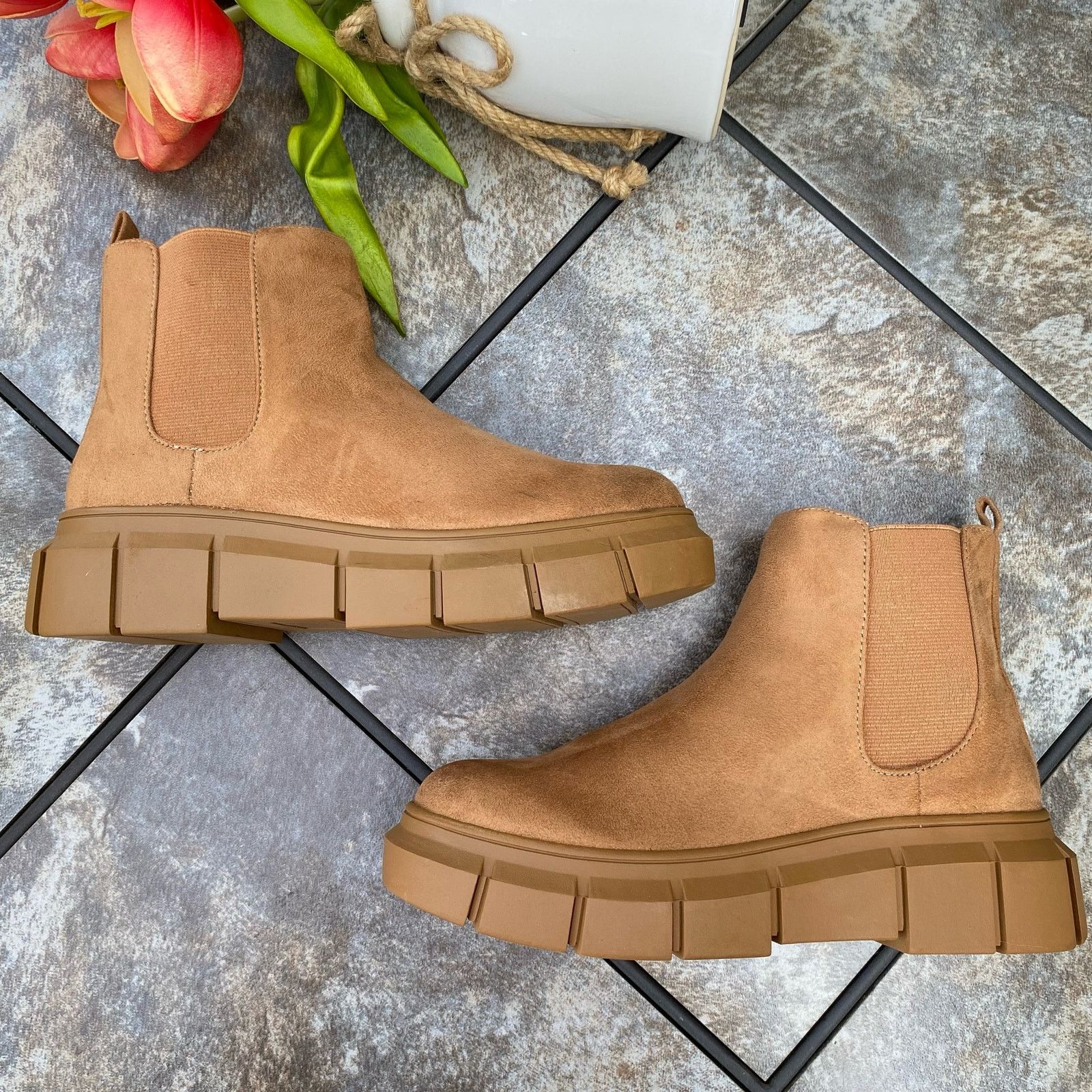 BP. NEW BP Tan Niya Lug Sole Chelsea Boot Size 6 Size US 6 / IT 36 - 7 Thumbnail