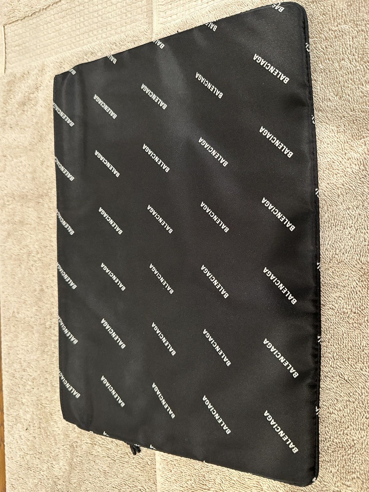 Balenciaga Balenciaga Hand Clutch Bag All Over Logo Size ONE SIZE - 2 Thumbnail