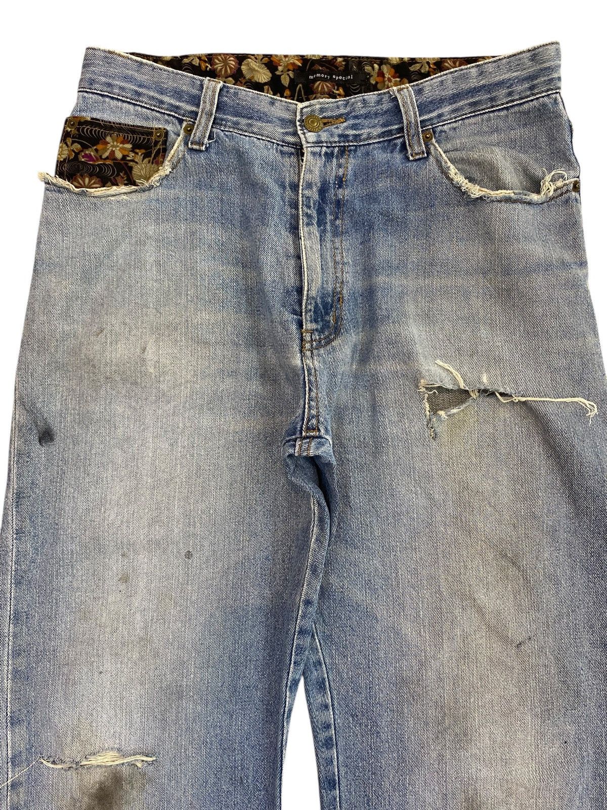 Japanese Brand Japanese Brand Faded Wash Style Ripped Jeans Size US 32 / EU 48 - 2 Thumbnail
