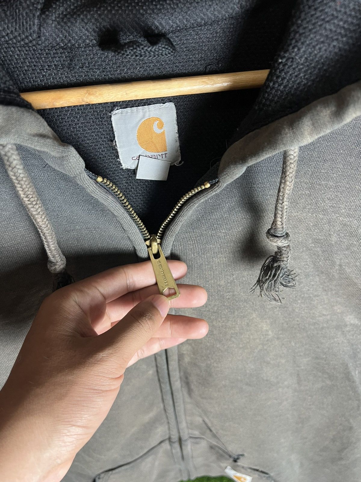 Carhartt Carhatt Rain Defender Hoodie Thrash Style Faded Distress Size US XL / EU 56 / 4 - 3 Thumbnail