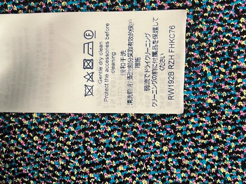 Louis Vuitton Louis Vuitton Limited edition 3D printed knit jacket 2503-N Size XXS / US 00 / IT 34 - 3 Thumbnail