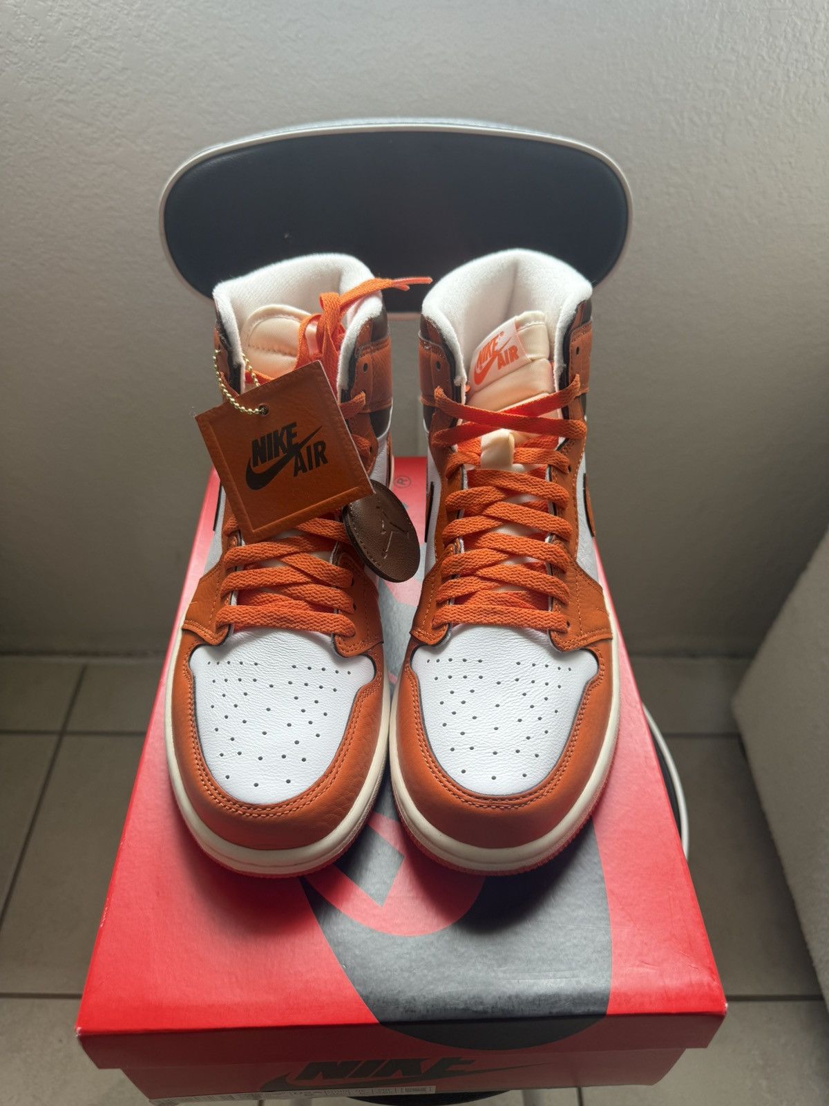 Nike Jordan 1 Retro High OG Starfish Size US 9 / IT 39 - 2 Thumbnail