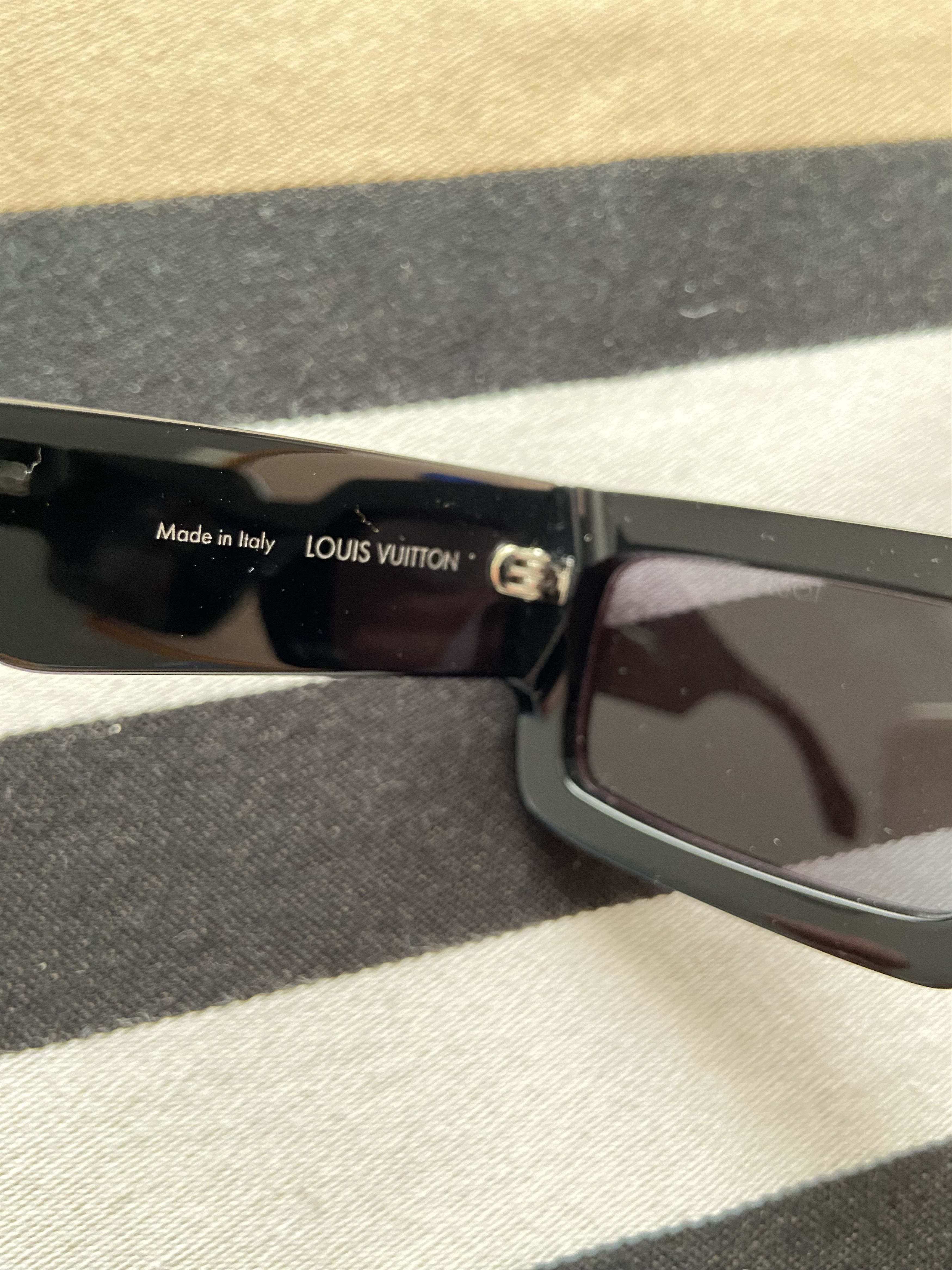 Louis Vuitton New Louis Vuitton Pixel Camo Sunglasses Size ONE SIZE - 9 Thumbnail