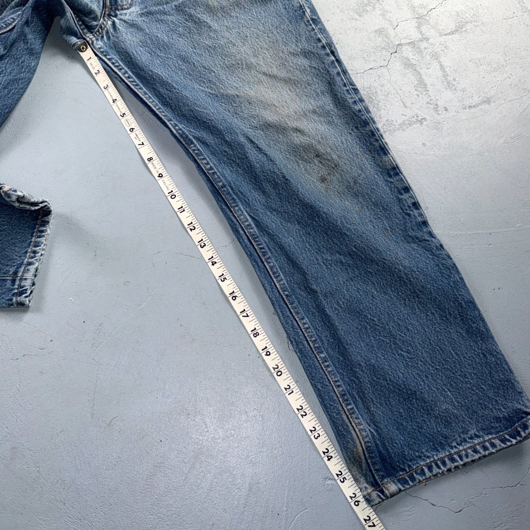 Levi's VINTAGE Levi's 501 Jeans - 90s USA, Straight Leg, Light Wash Blue, 38x30, 5-Pocket, Denim, Regular, Men / Adult, Button Closure, Cotton, Classic Fit Size US 38 / EU 54 - 6 Thumbnail